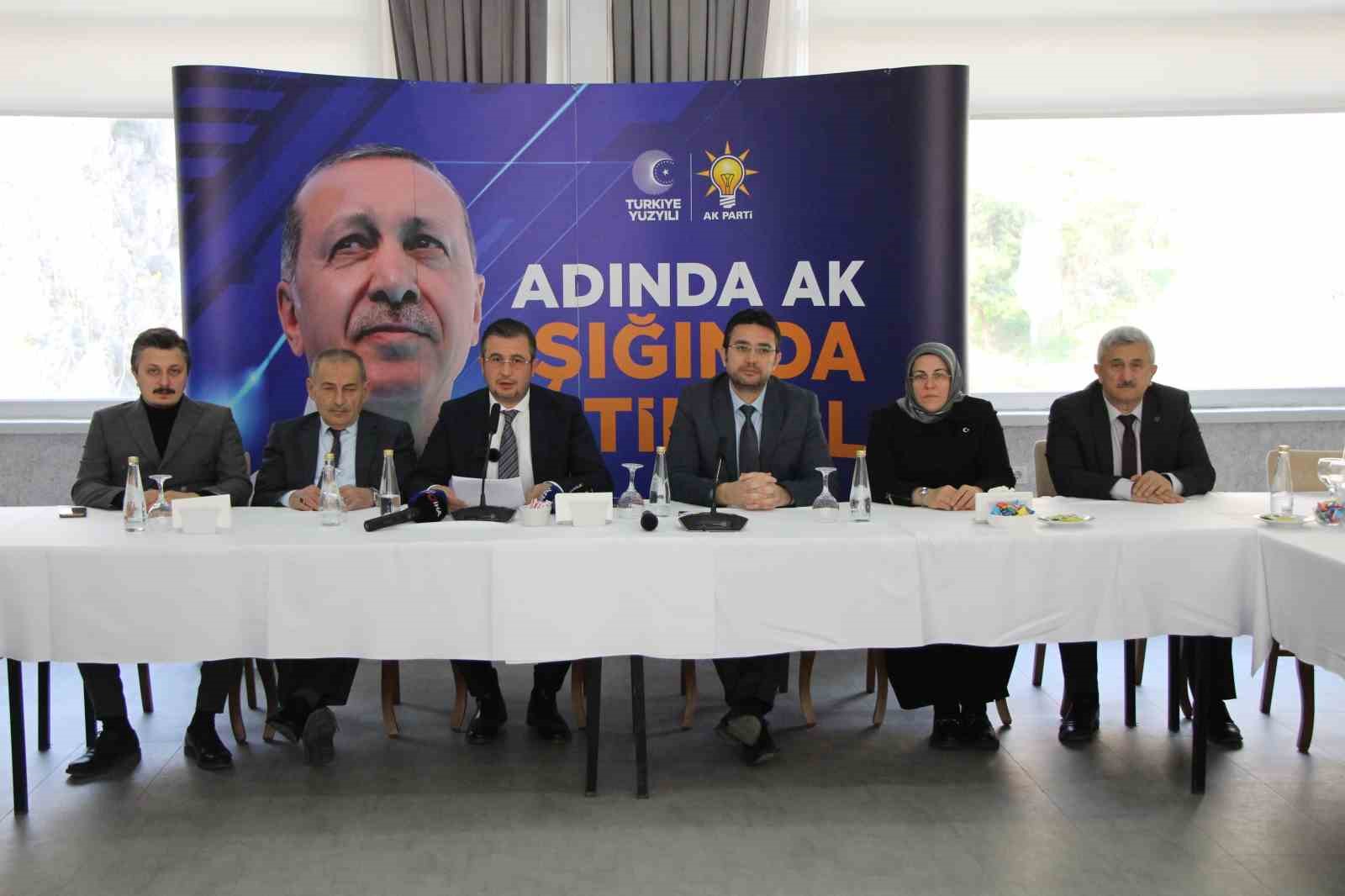AK Parti Amasya İl Başkanı Uzun: "Kira ve konut bedellerindeki y&uuml;kselişi toplu konutlarla d&uuml;ş&uuml;rmeye &ccedil;alışacağız"
