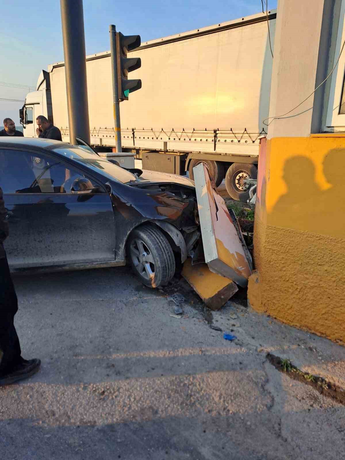 Tarsus'ta trafik kazasında bir kişi yaralandı İhlas Haber Ajansı'ndan bilgi alındı,