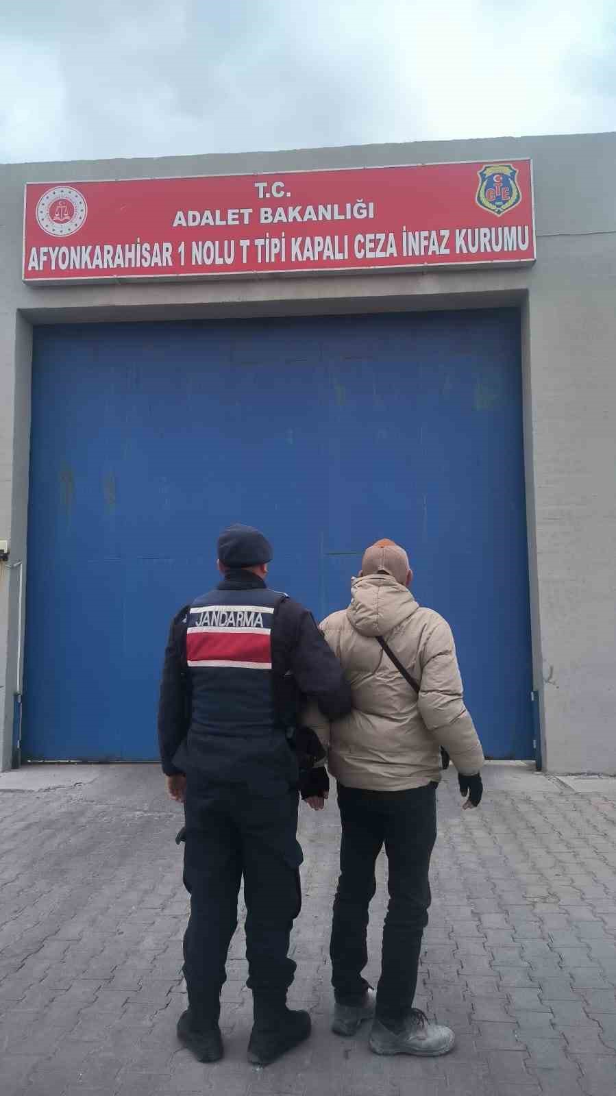 Afyonkarahisar’da aranan şahıs yakalandı