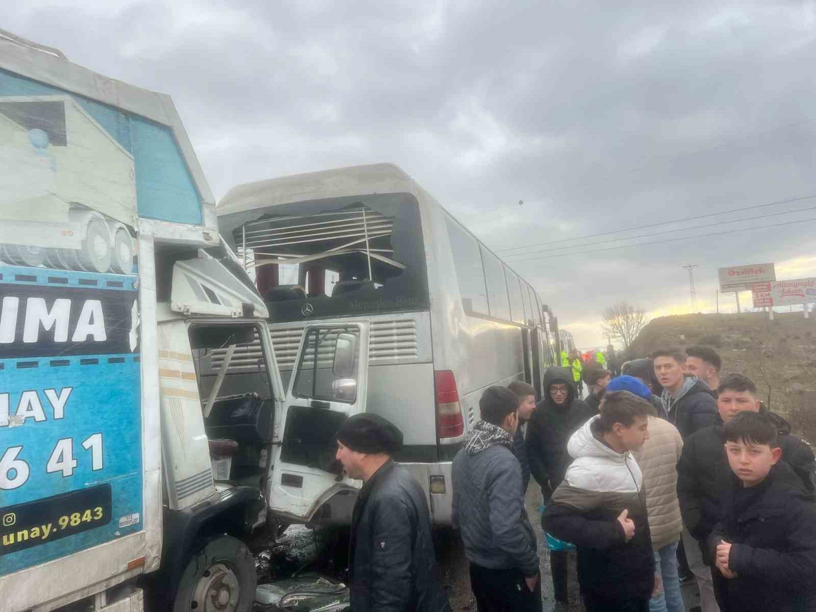 Afyonkarahisar’da otobüs kazası