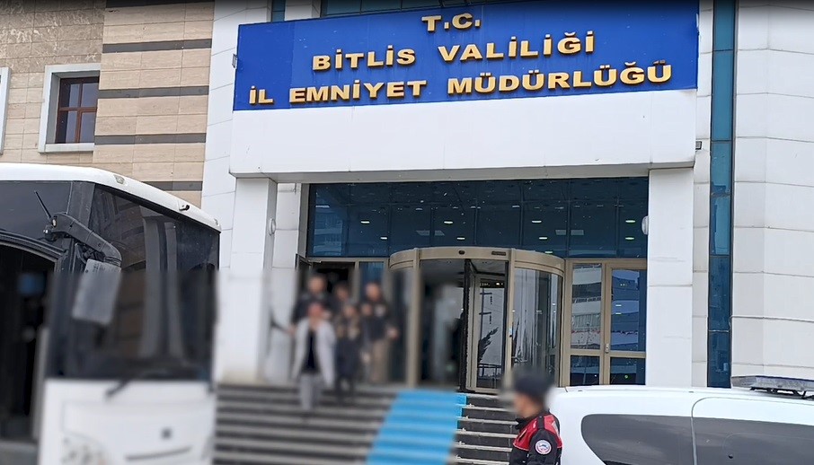 Bitlis merkezli sahte polis operasyonu: 5 kişi tutuklandı