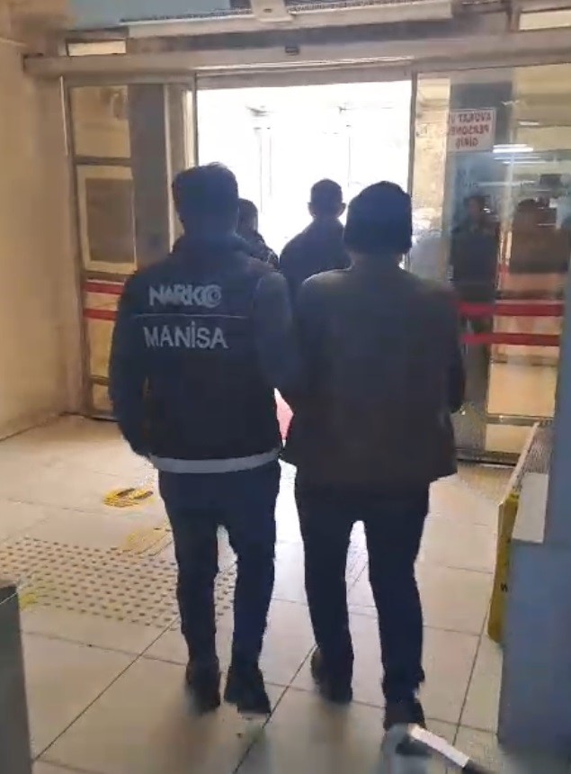 Polisten zehir tacirlerine darbe: 2 tutuklama
