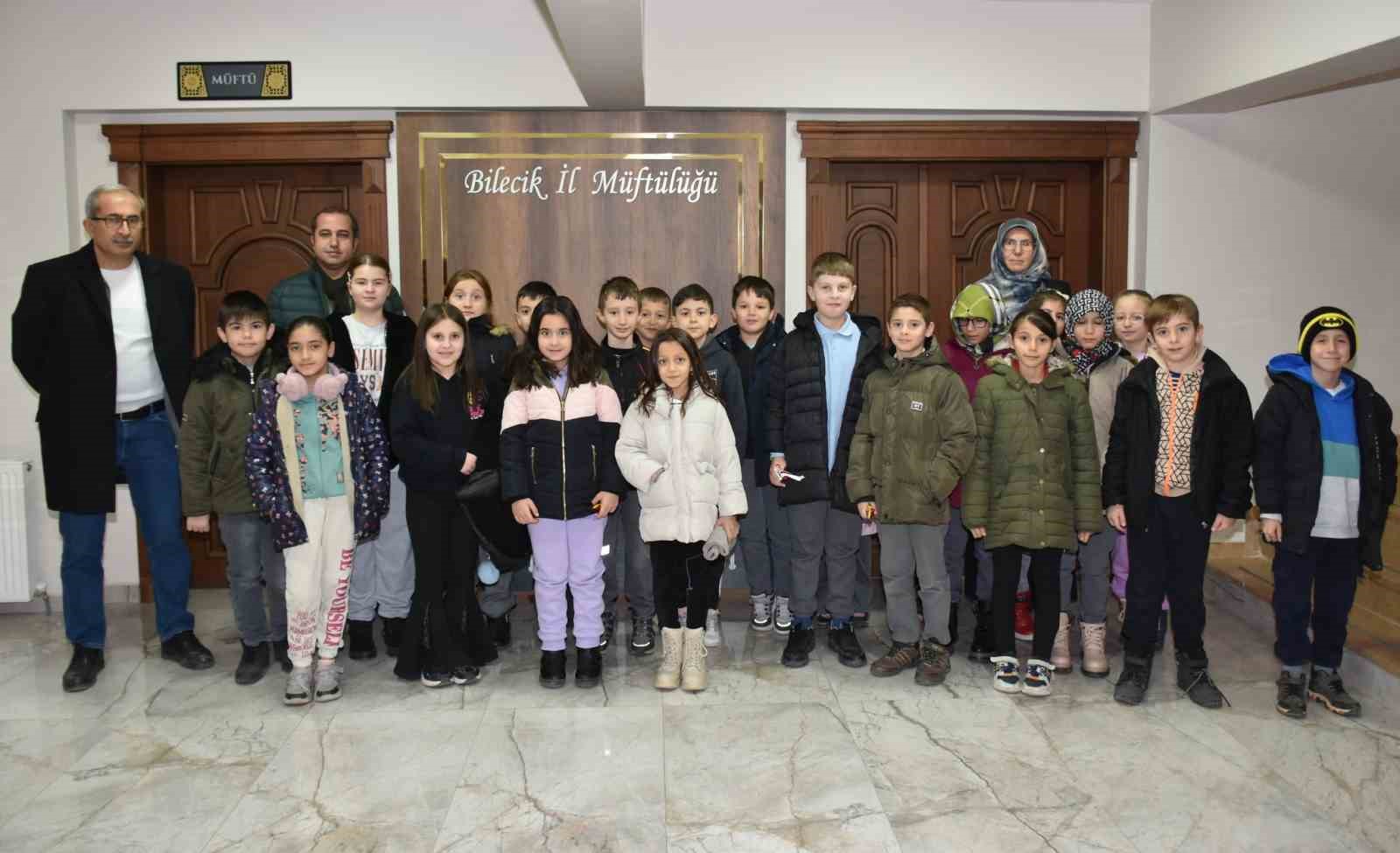 Minik öğrenciler anlamlı bir gün geçirdiler