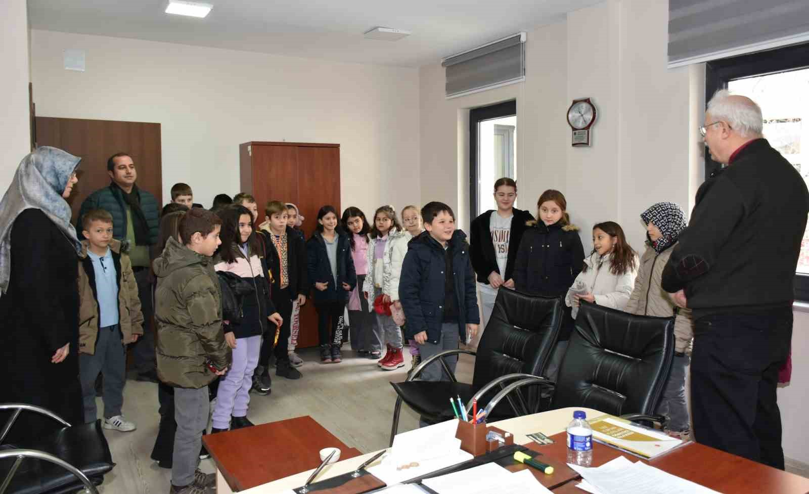 Minik &ouml;ğrenciler anlamlı bir g&uuml;n ge&ccedil;irdiler
