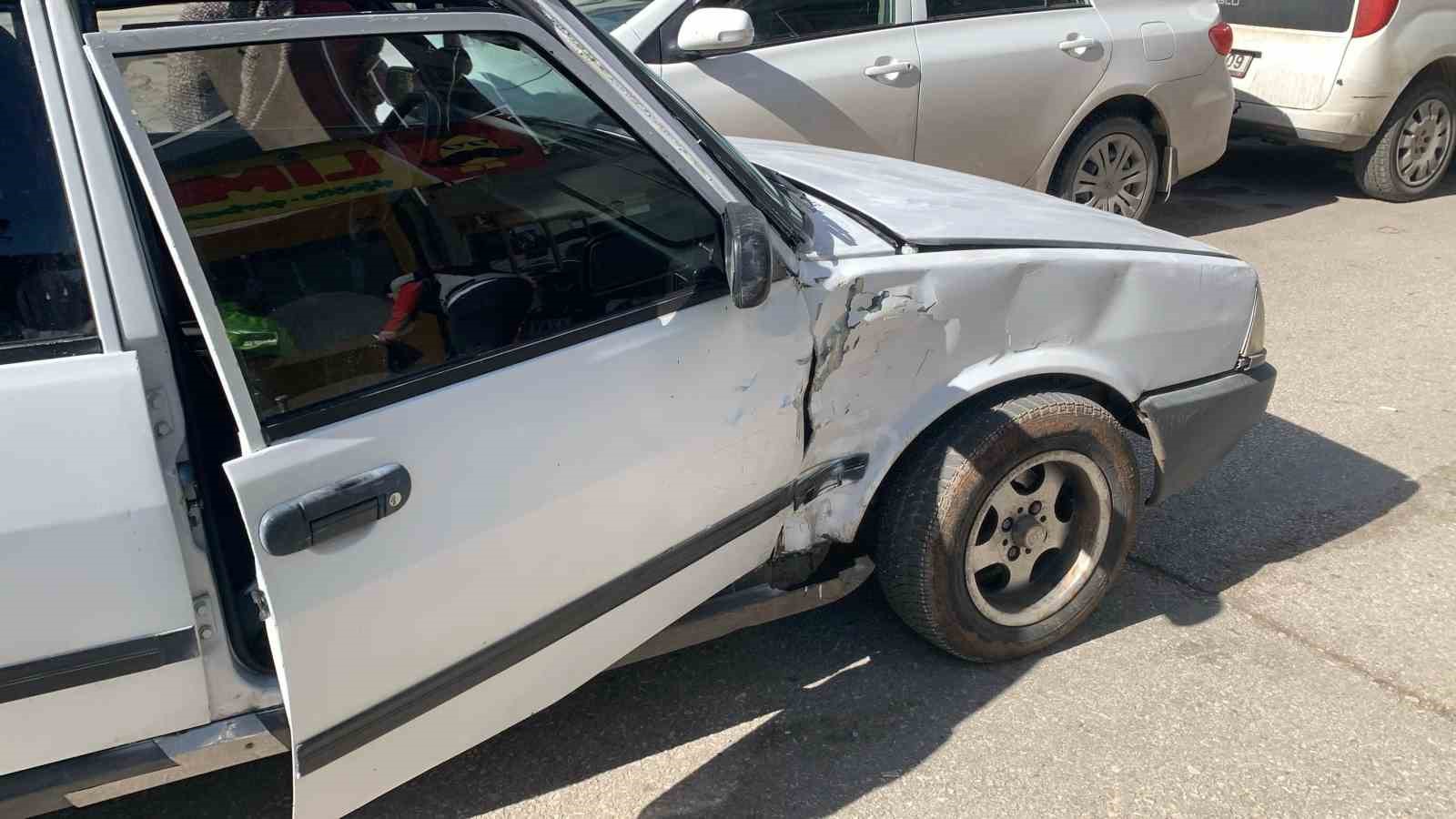 Karaman&rsquo;da Fiat Tofaş otomobille &ccedil;arpışan motosikletli yaralandı
