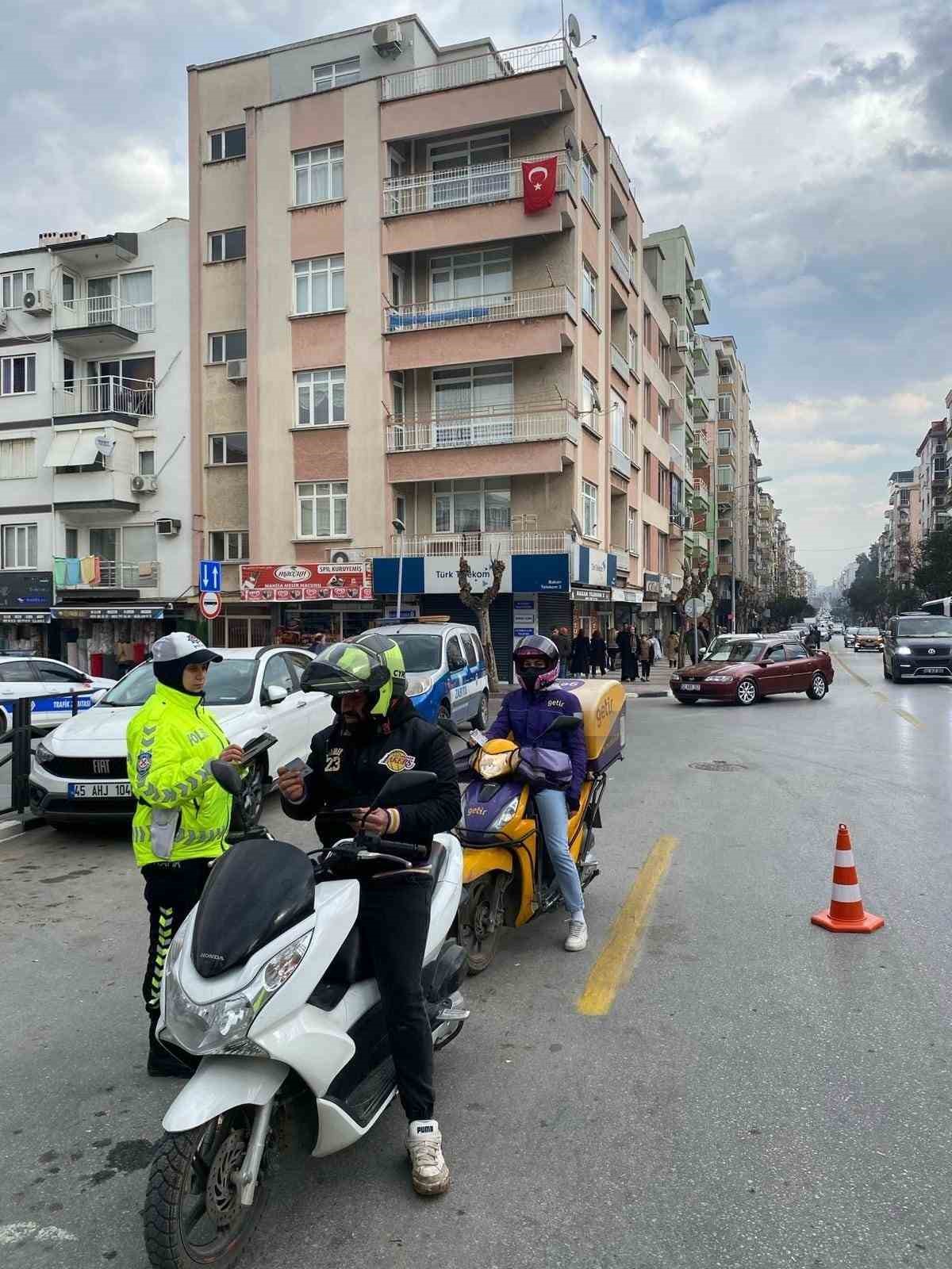 Manisa&rsquo;da hem havadan hem karadan trafik denetimi
