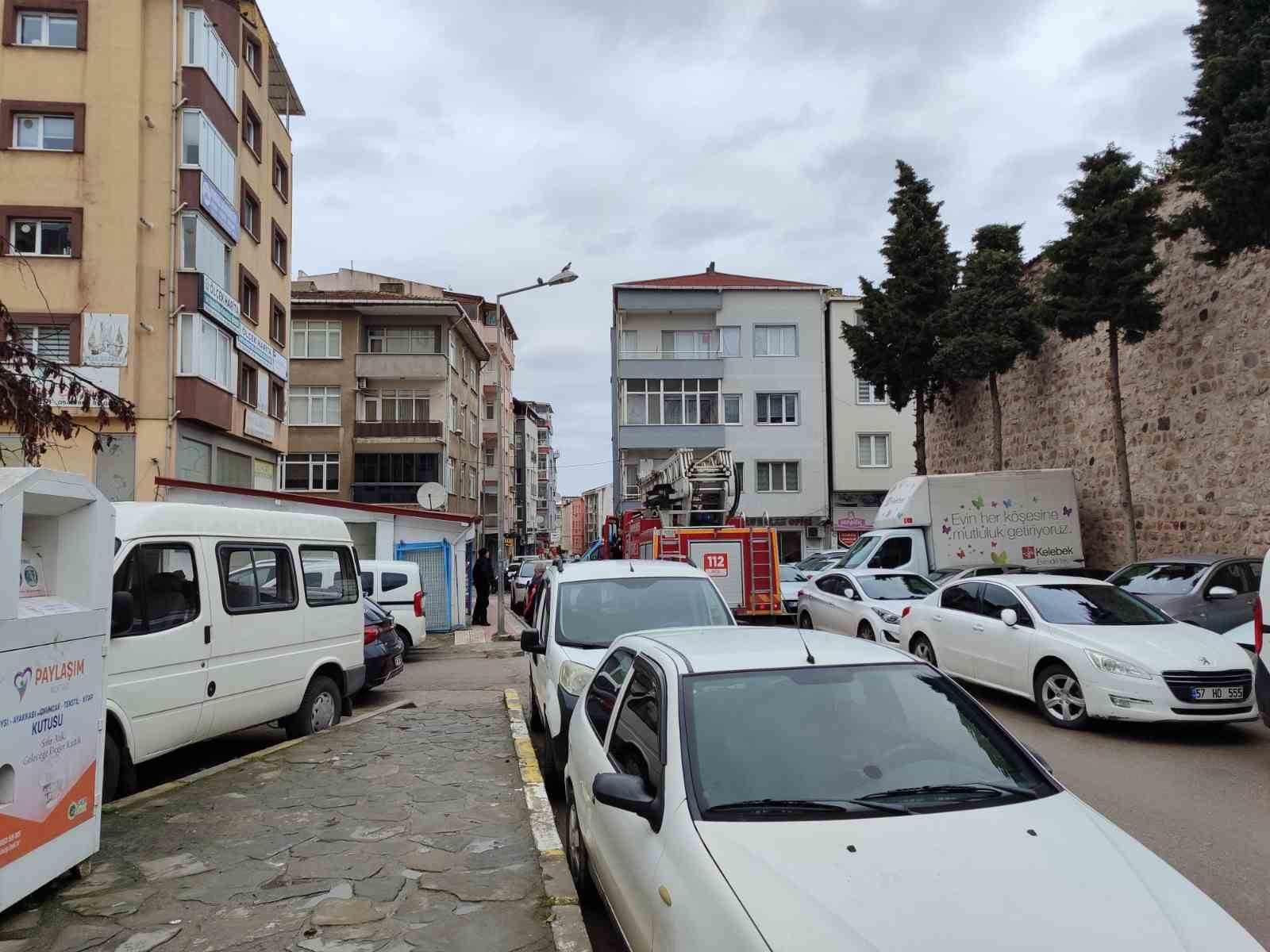 Elektrik panosundan çıkan alev paniğe neden oldu

