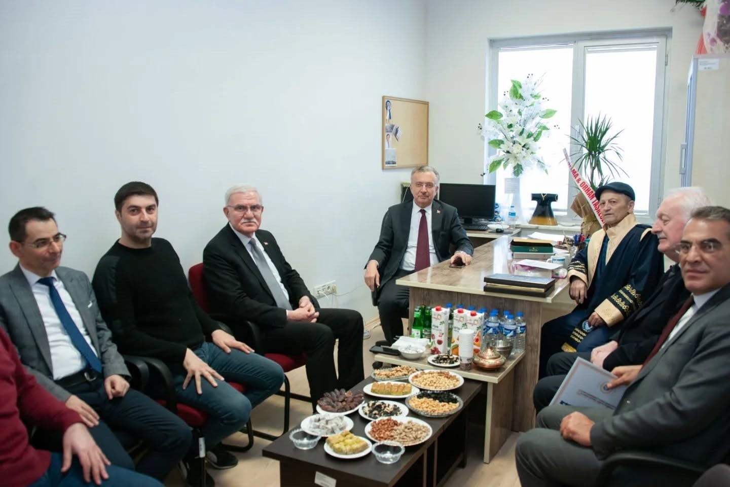 Rektör Levent, profesör ve doçentlik unvanı alan akademisyenleri tebrik etti