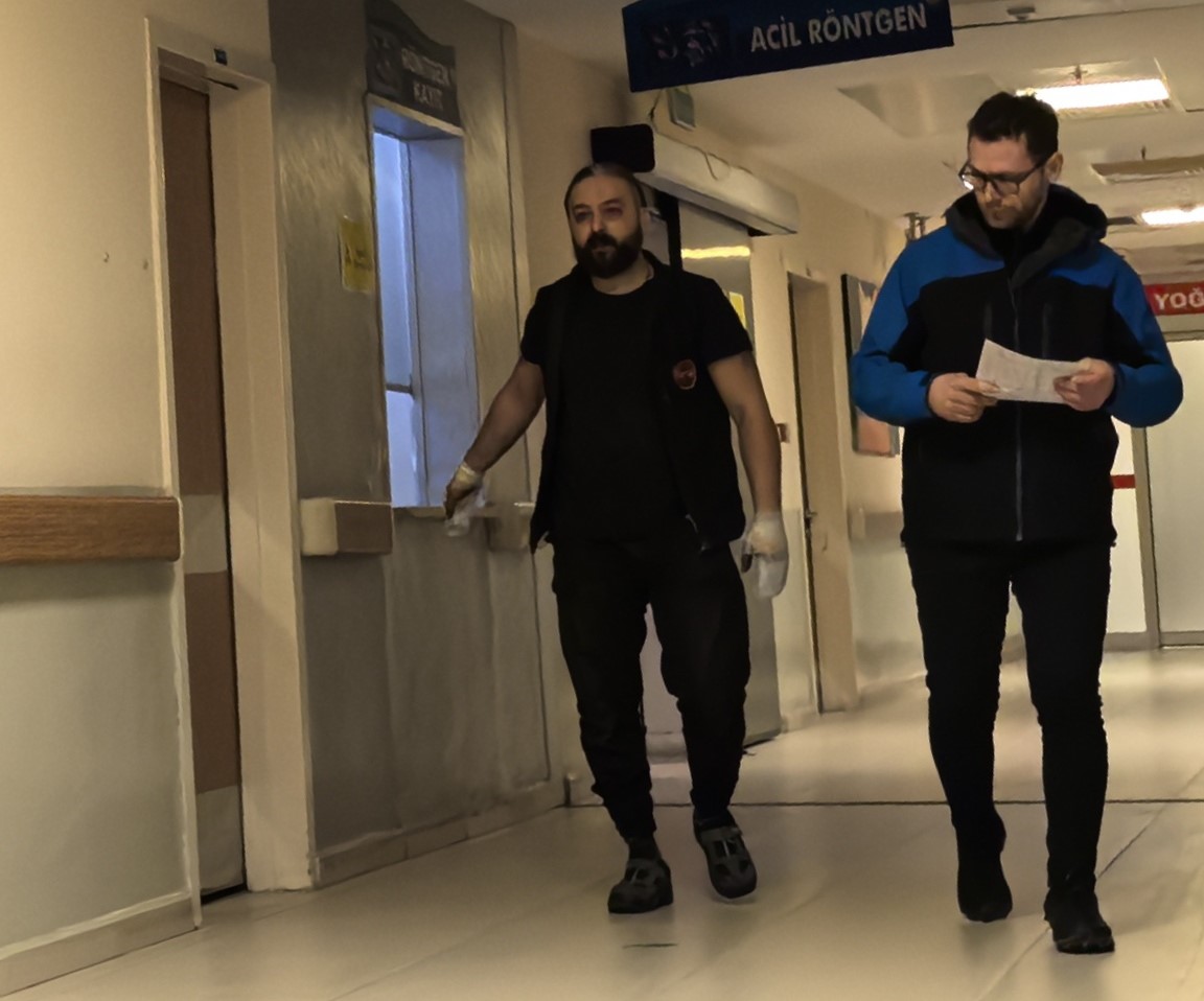 Bursa&rsquo;da ellerini makineye kaptıran iş&ccedil;i yaralandı
