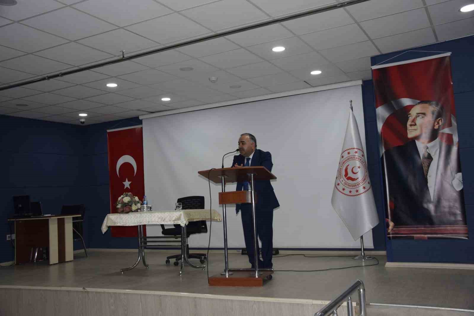 Müftü Demir: "Aile, huzurlu bir toplumun temelidir"