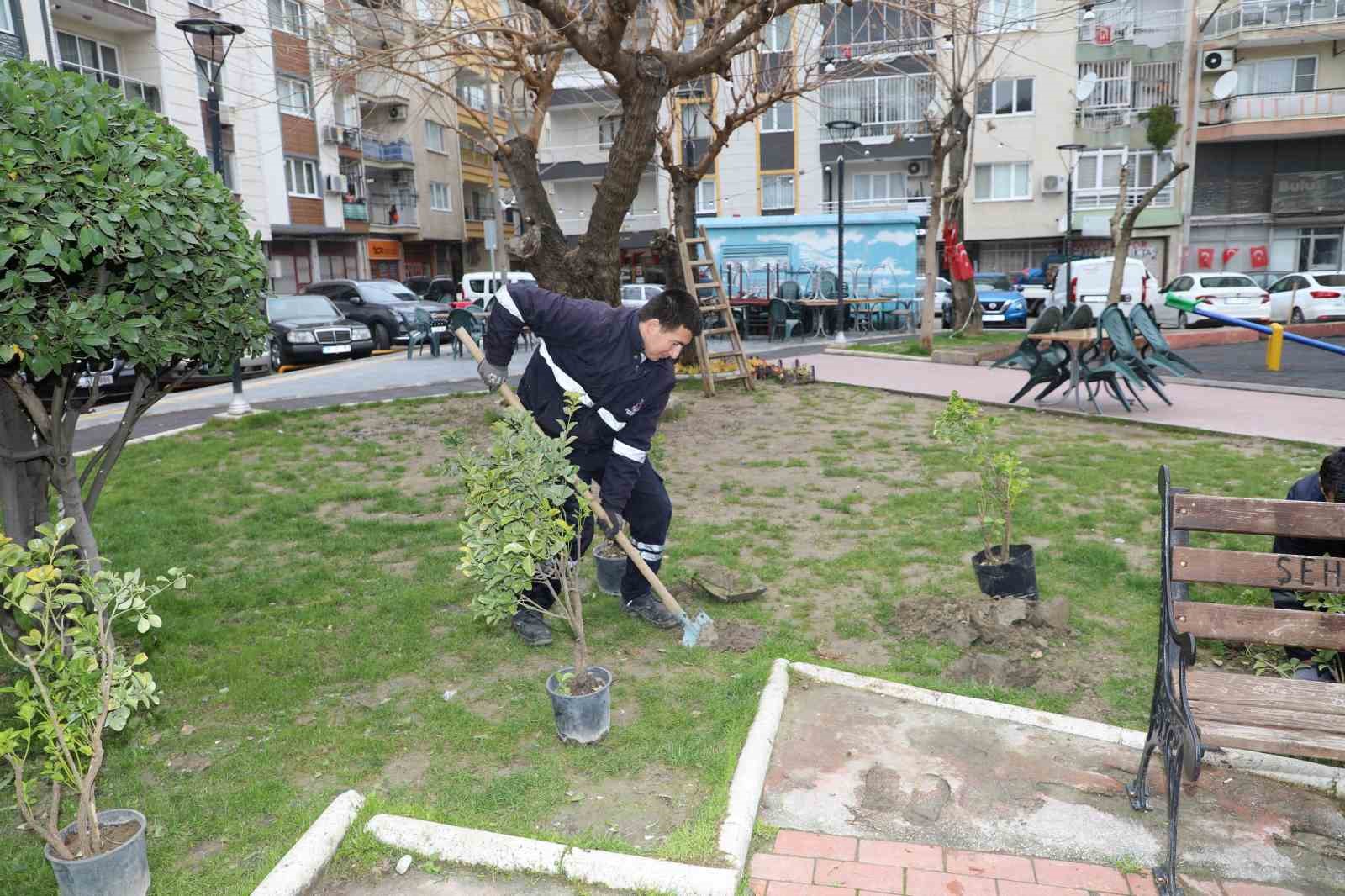 Şehzadeler’de park ve bahçelerde bakım çalışmaları sürüyor
