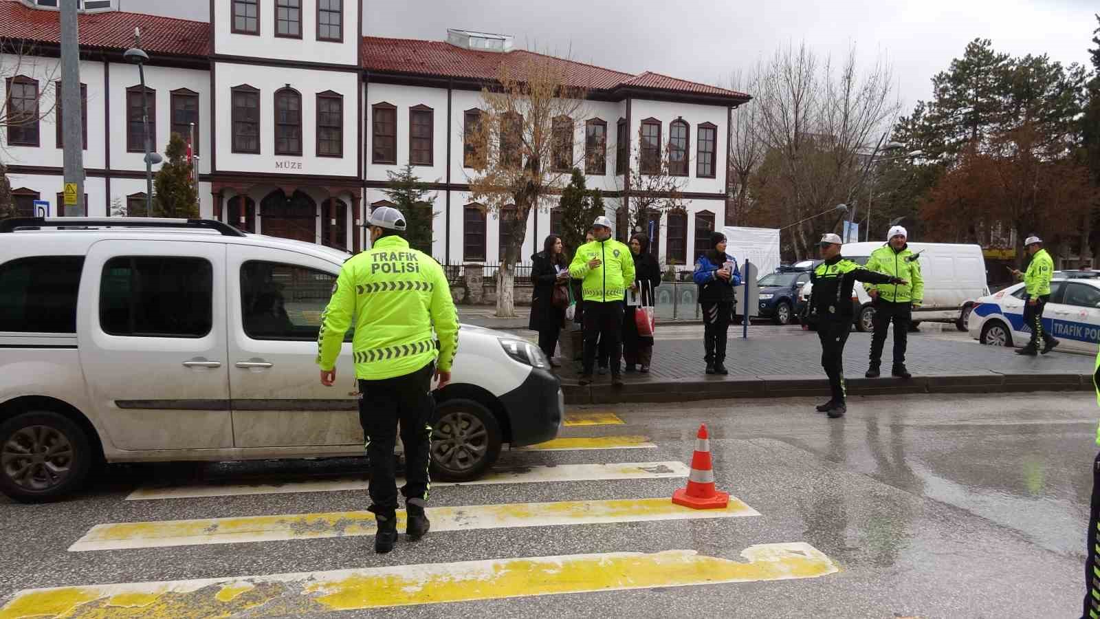 Çankırı’da sürücüler bu sefer ambulanslar için durduruldu
