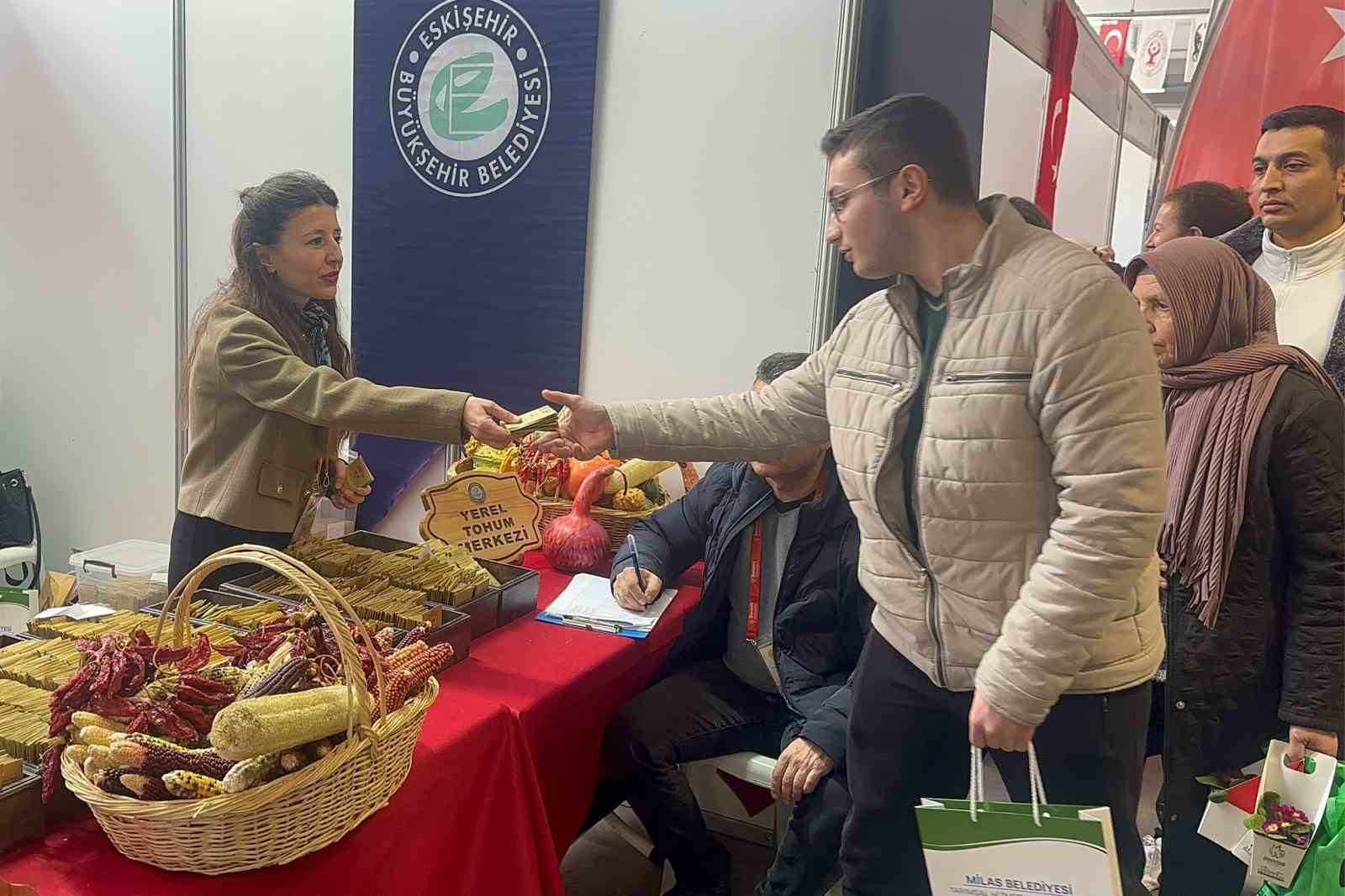 Eskişehir Büyükşehir standı Bornova’da büyük ilgi gördü