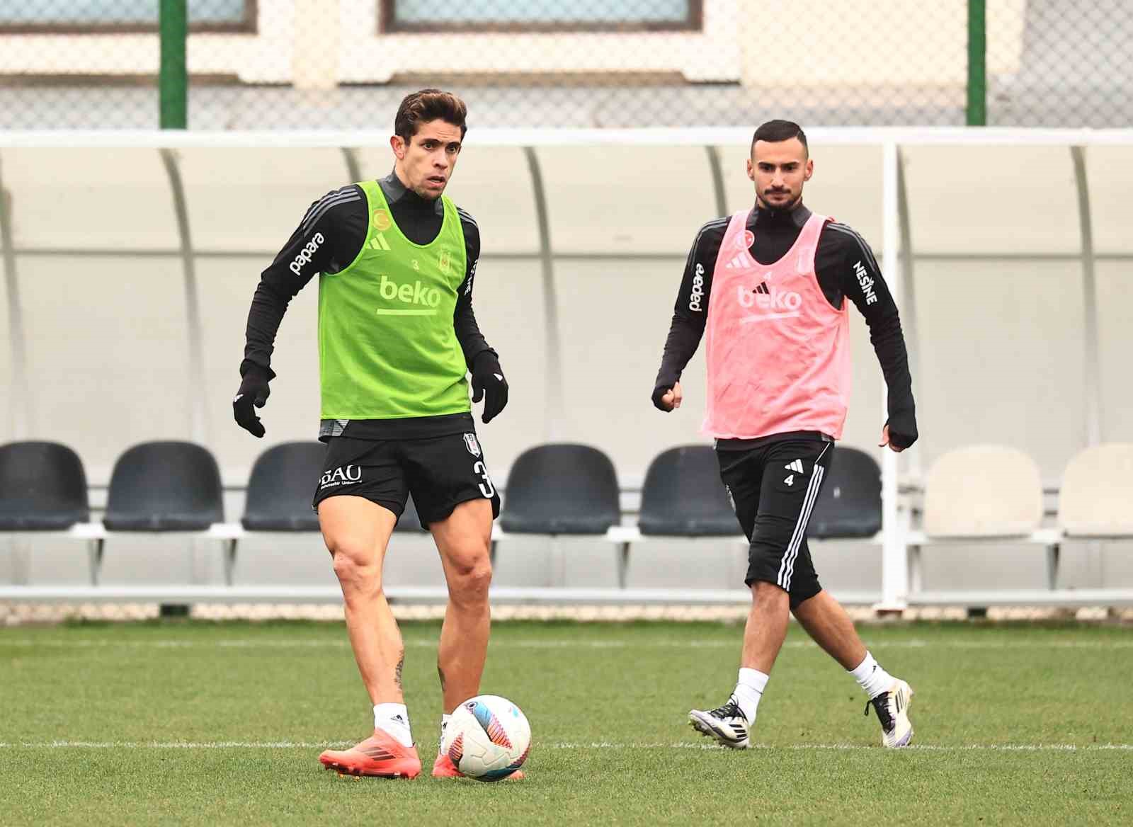 Beşiktaş’ta Gabriel Paulista, takımla çalışmalara başladı
