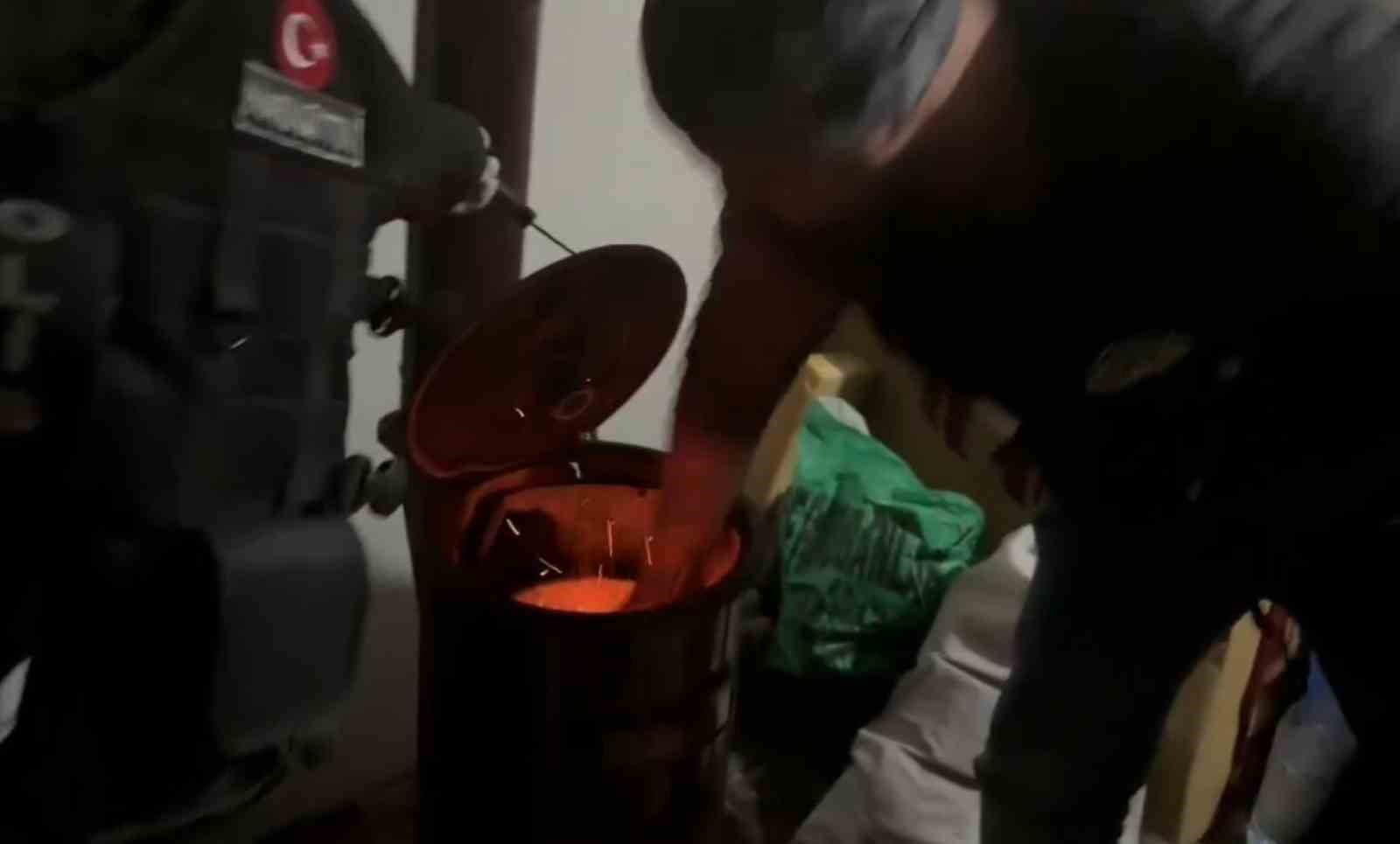 Kırklareli’nde uyuşturucu operasyonu: Uyuşturucu maddeyi sobaya atarken yakalandı