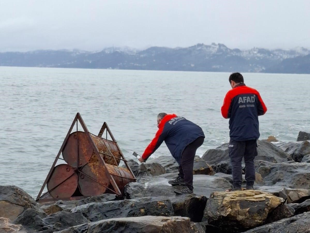 Ordu&rsquo;nun 3 noktasında sahile vuran 7 varilden birinde kimyasal madde tespit edildi
