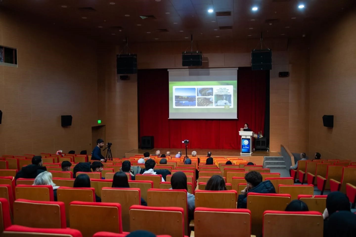 &quot;Bir Eve Dönüş Hikayesi&quot; konferansı düzenlendi
