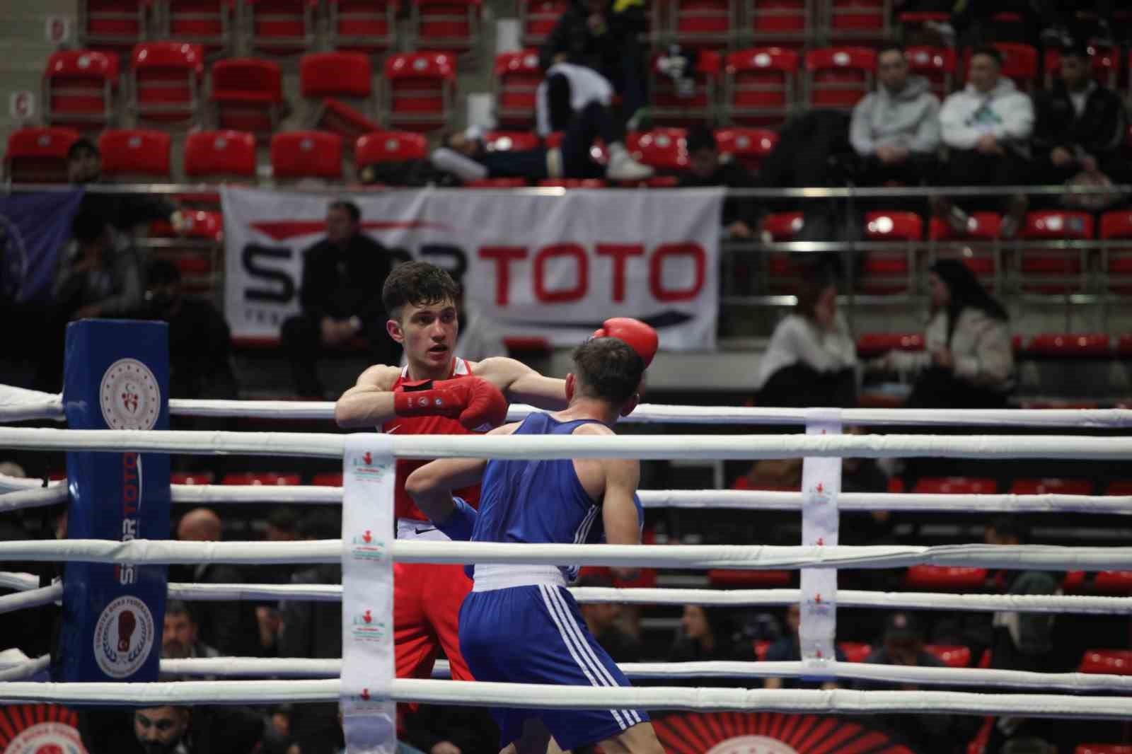 100. Yıl Büyük Erkekler Türkiye Ferdi Boks Şampiyonası Konya’da başladı
