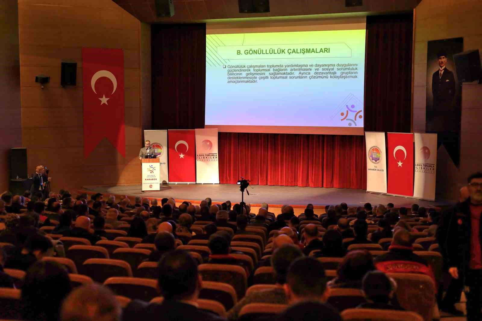 Vali Yavuz: &quot;Her bir kamu kurumu ve her bir STK’nın bu şehrin insanı için en ele vererek gönülden ve yürekten çalışacağına inanıyorum&quot;