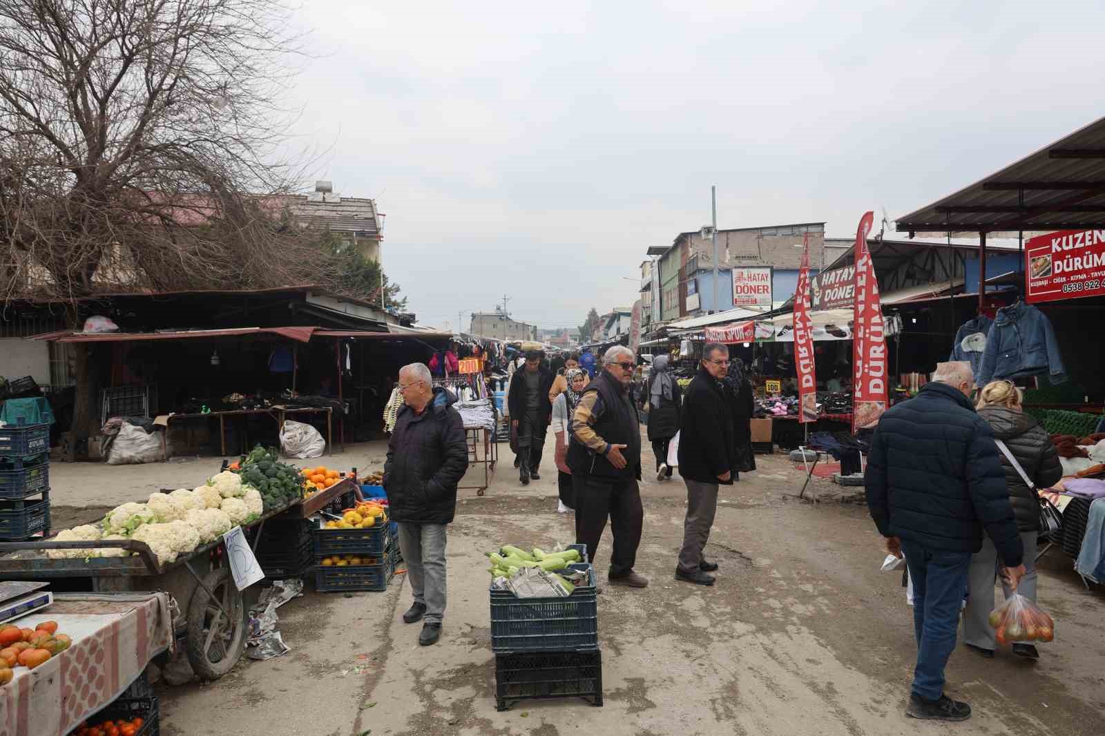 Suriyeli esnaf bayramda ülkesine dönmek için gün sayıyor