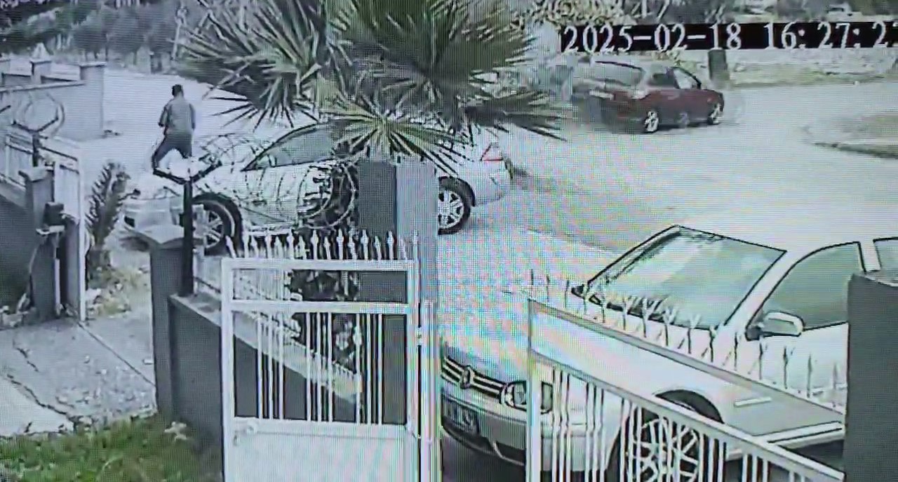Hatay’da hafif ticari araç otomobille çarpıştı: 1’i ağır 3 yaralı