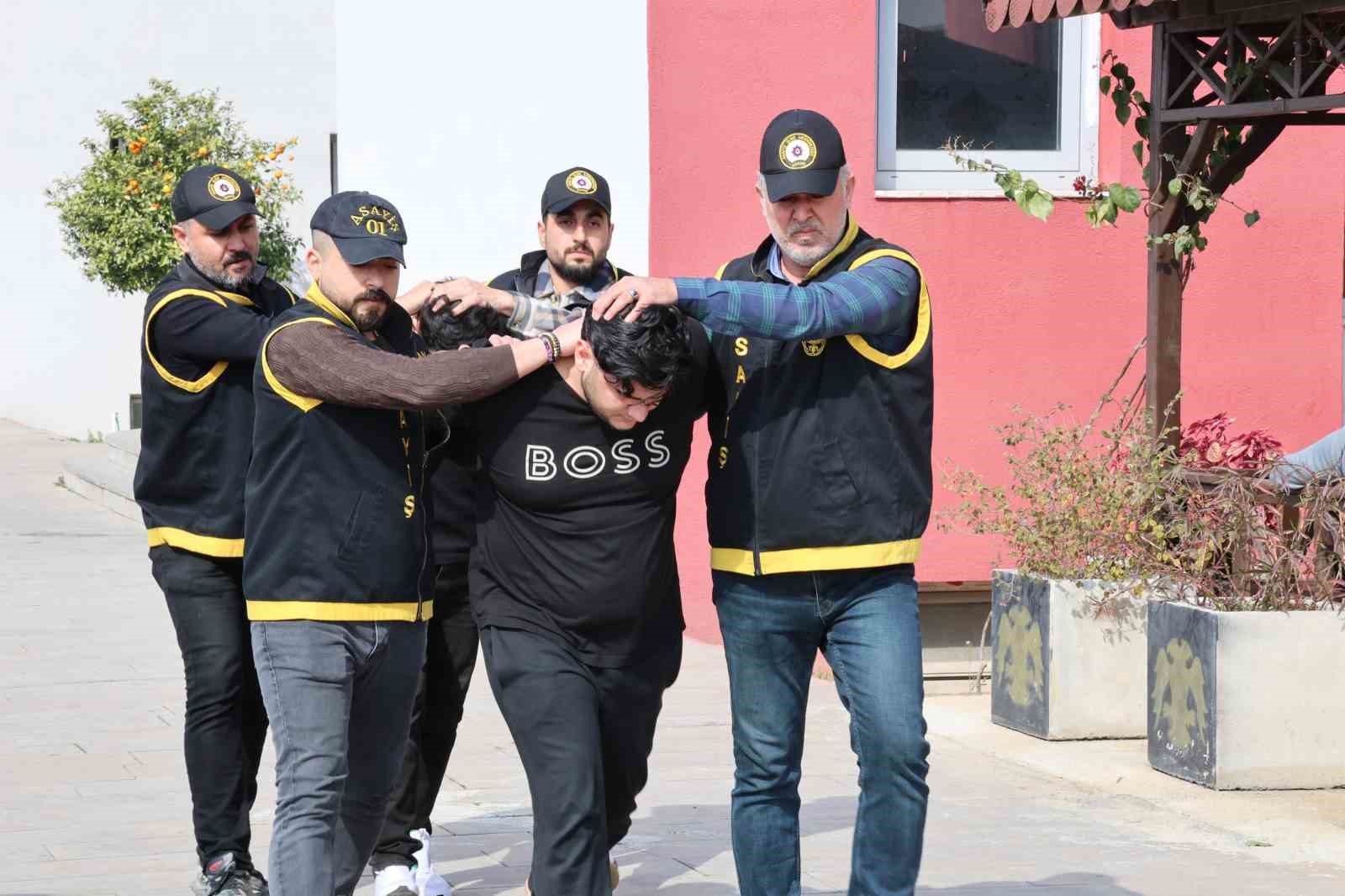 Esnaftan 35 milyon TL haraç isteyen  ‘Duygusuzlar’ çetesi çökertildi