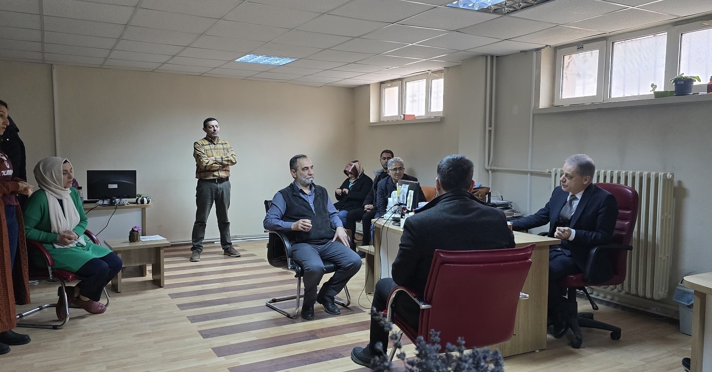 Tekin, Halk Sağlığı Hizmetleri Biriminde incelemelerde bulundu
