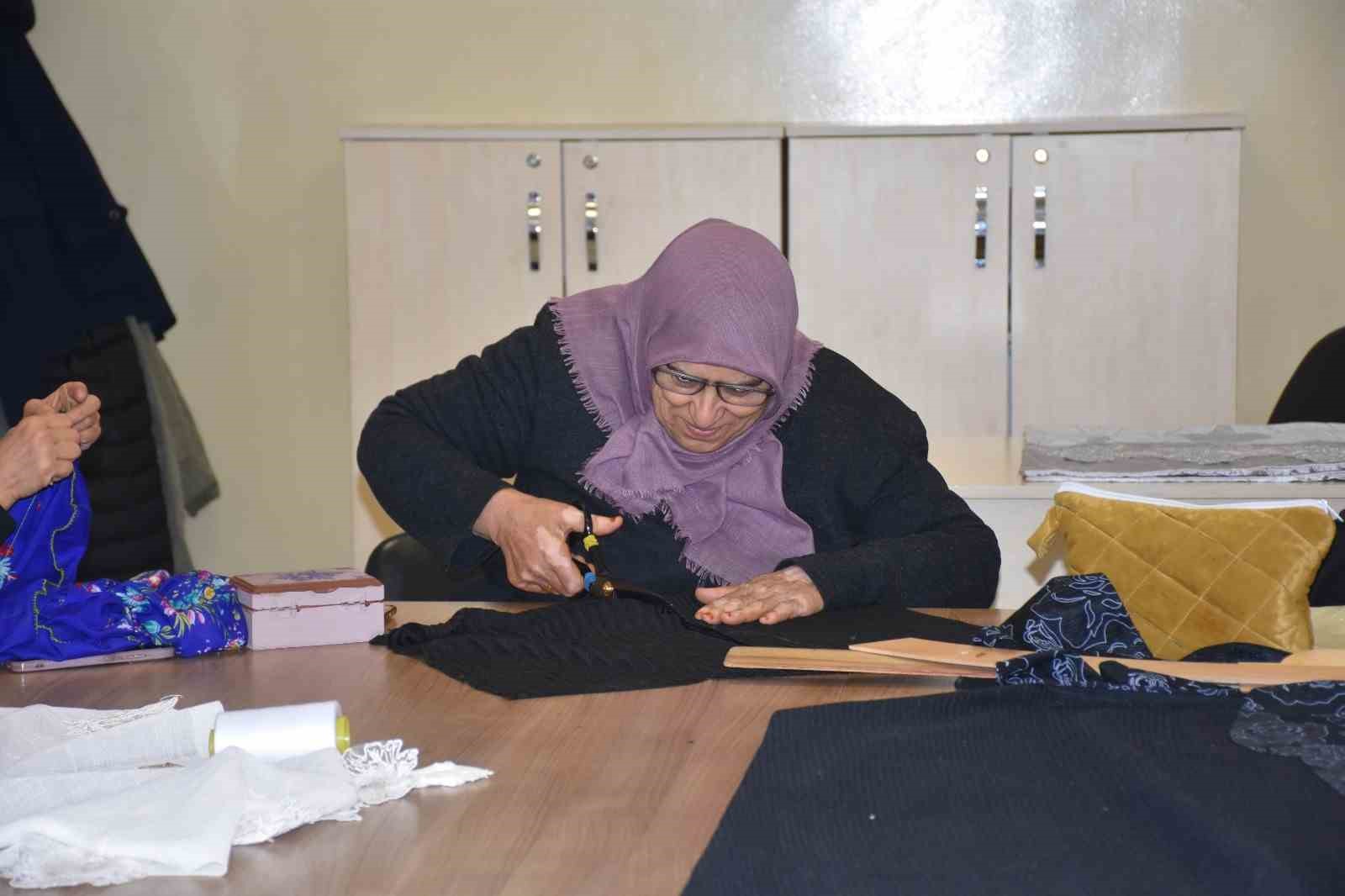 G&ouml;z&uuml; g&ouml;rmeyen kadın motivasyon ile yeniden g&ouml;rmeye başladı
