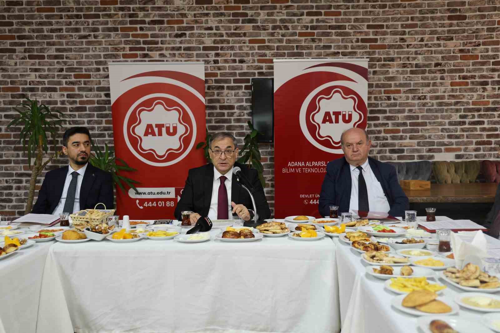 Adana AT&Uuml;, dijital d&ouml;n&uuml;ş&uuml;m&uuml;nde hız kazandırdı
