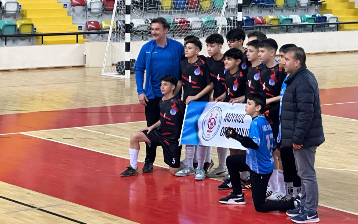 Moymul Ortaokulu Futsal Takımı, grubunu ilk sırada tamamladı
