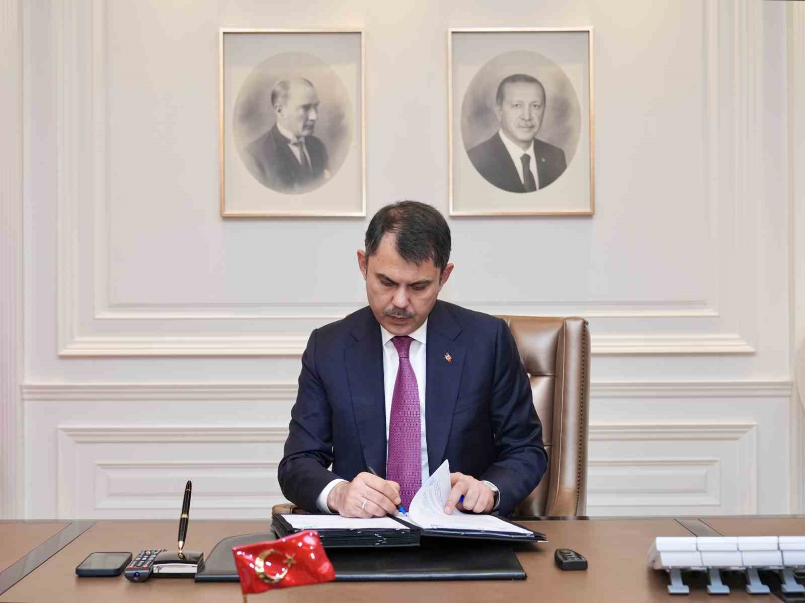 Bakan Kurum: "Geleceğe güvenle bakmamızı sağlayan Meteoroloji Genel Müdürlüğümüzün kuruluş yıl dönümü kutlu olsun"
