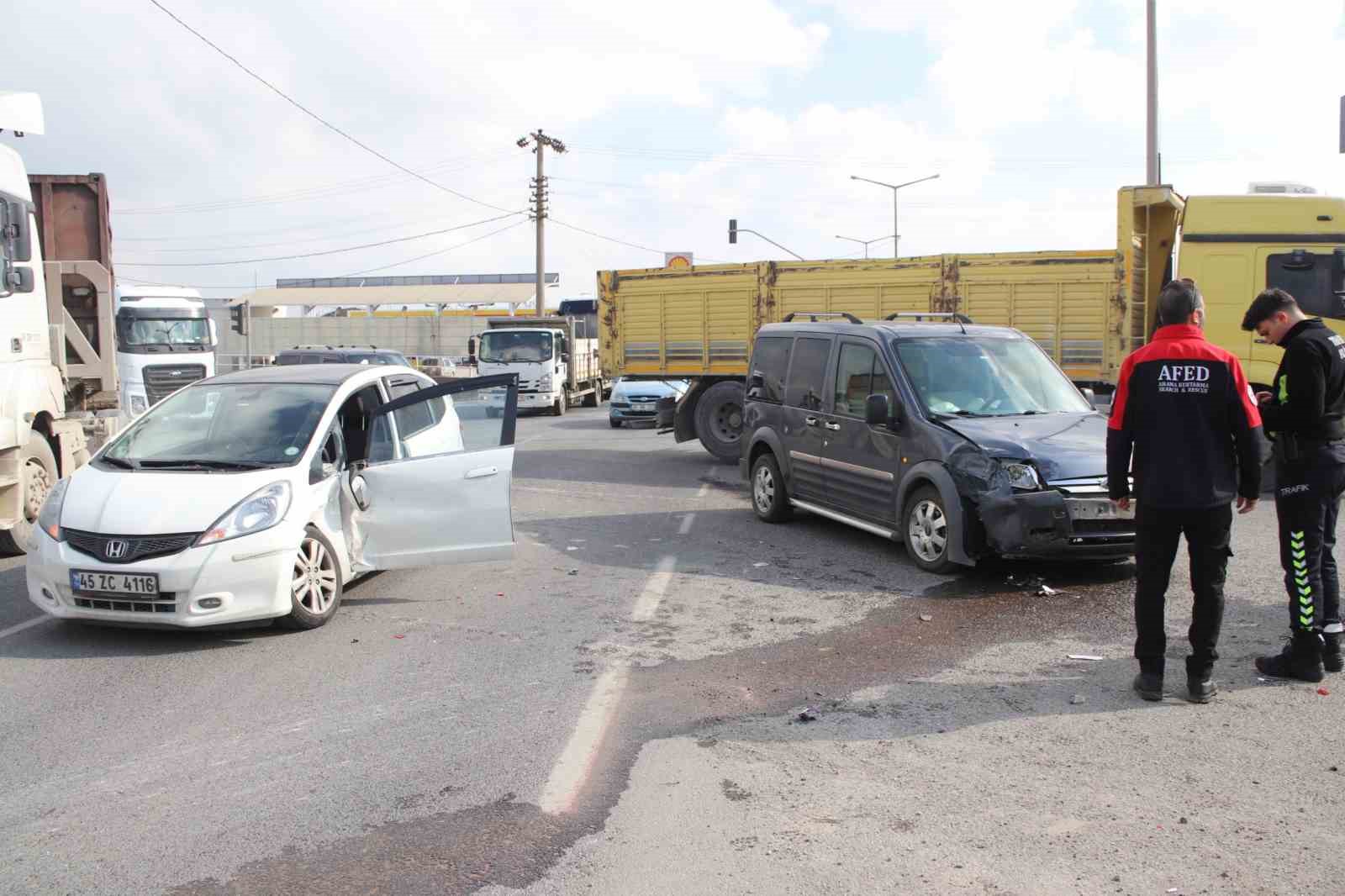 Turgutlu'da trafik kazasında 1 kişi yaralandı: İHA