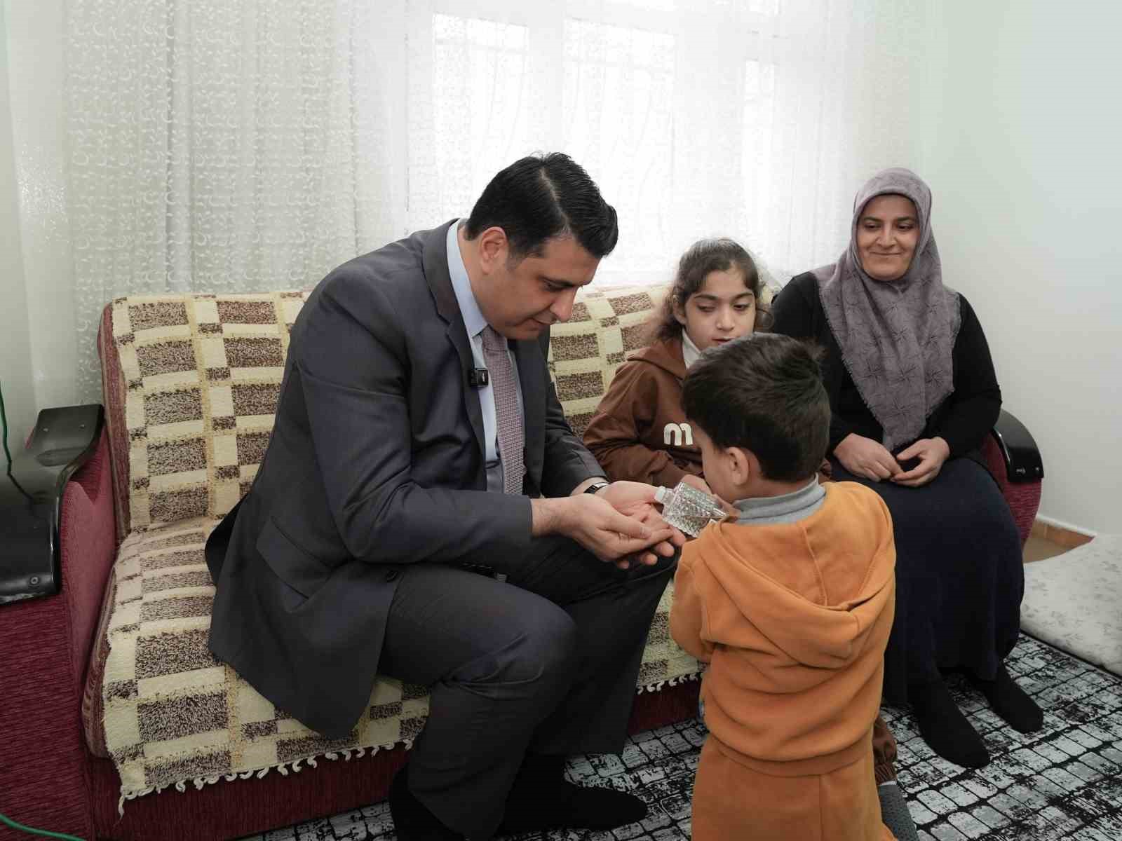 Yılmaz’dan engelli ailelere ziyaret