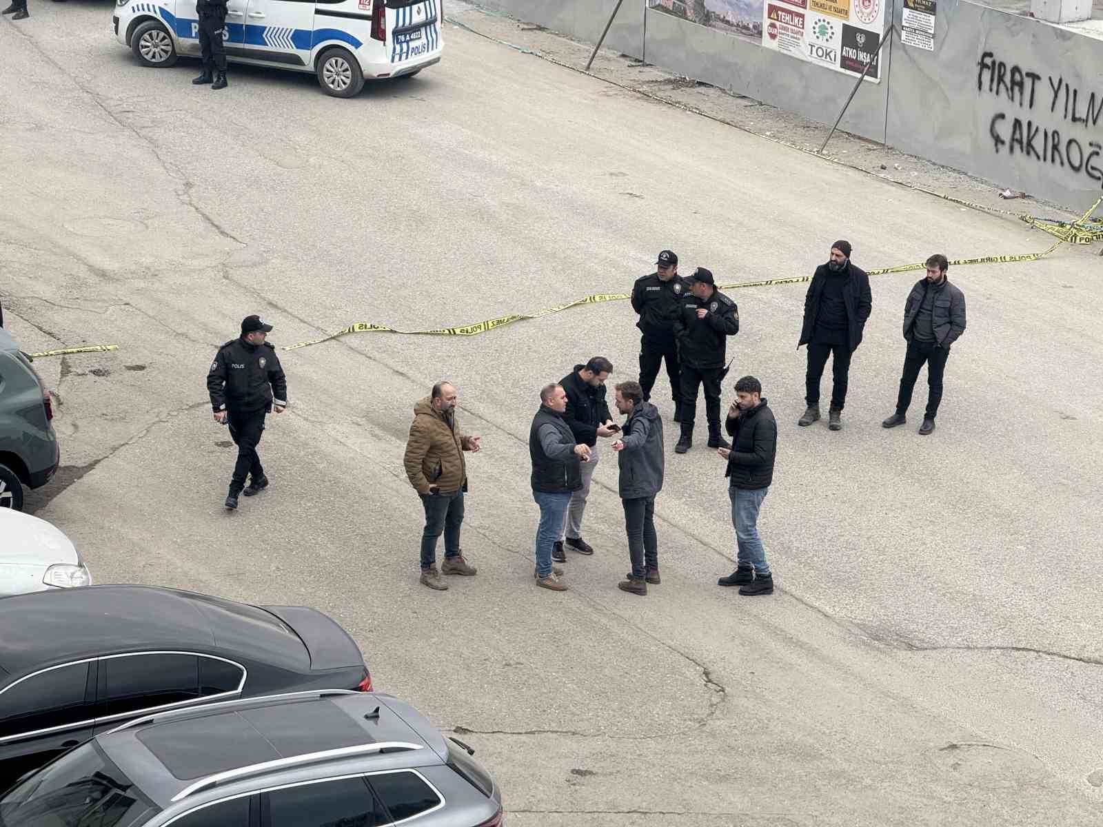 Iğdır&rsquo;da ş&uuml;pheli paket f&uuml;nye ile patlatıldı
