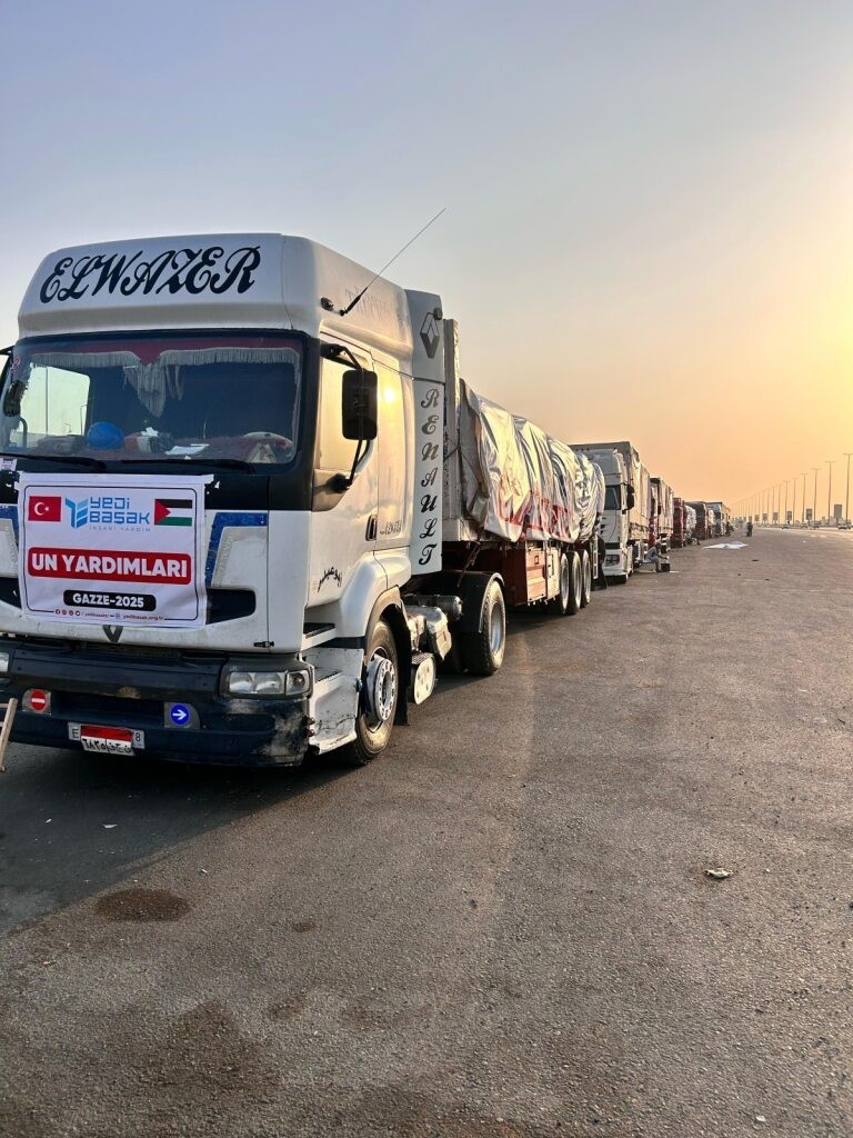 Yedi Başak Derneği Gazze i&ccedil;in 81 ilden 81 tır yardım kampanyası g&ouml;nderdi
