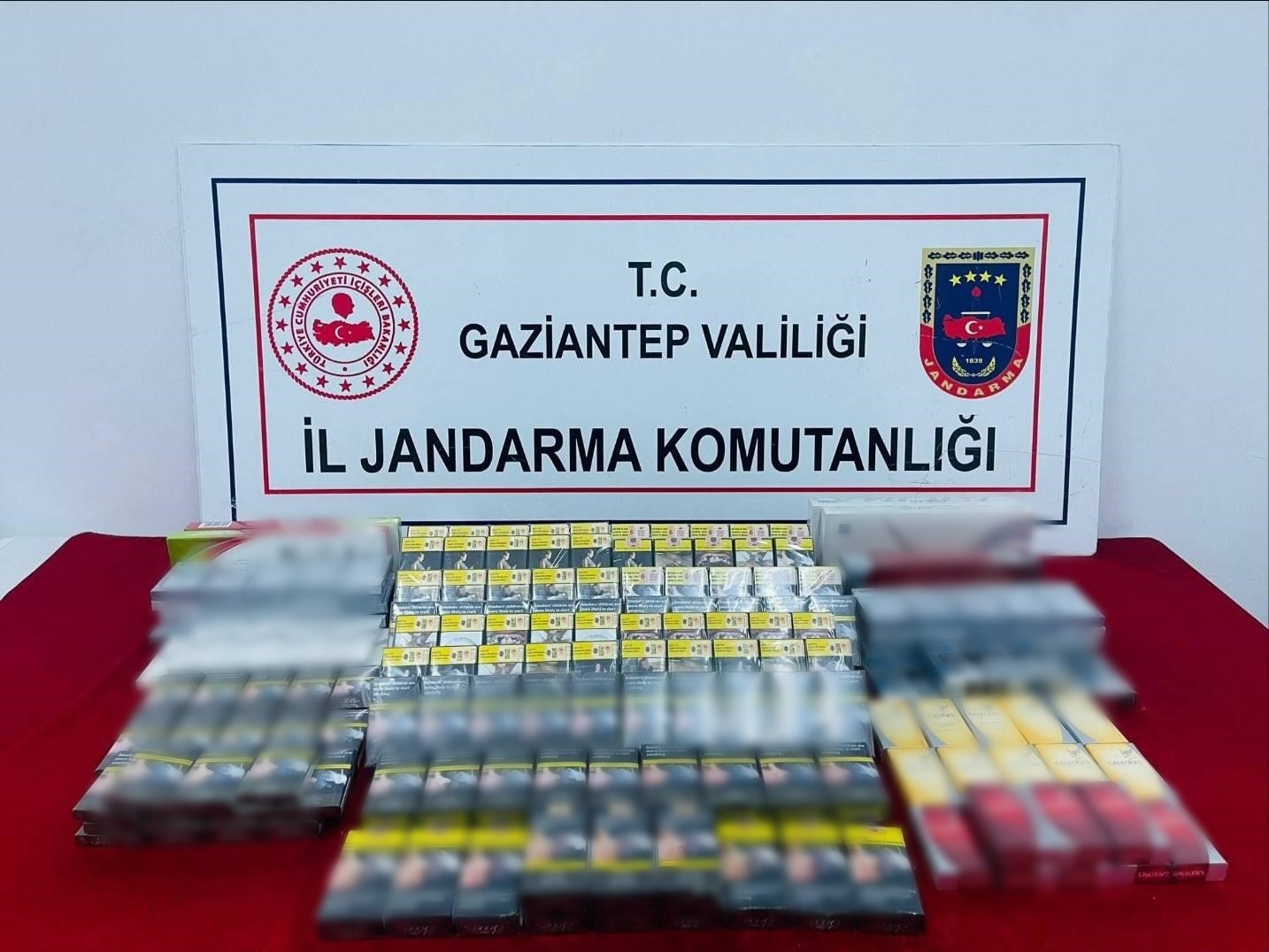 Gaziantep&rsquo;te 3,8 milyon TL değerinde ka&ccedil;ak malzeme ele ge&ccedil;irildi
