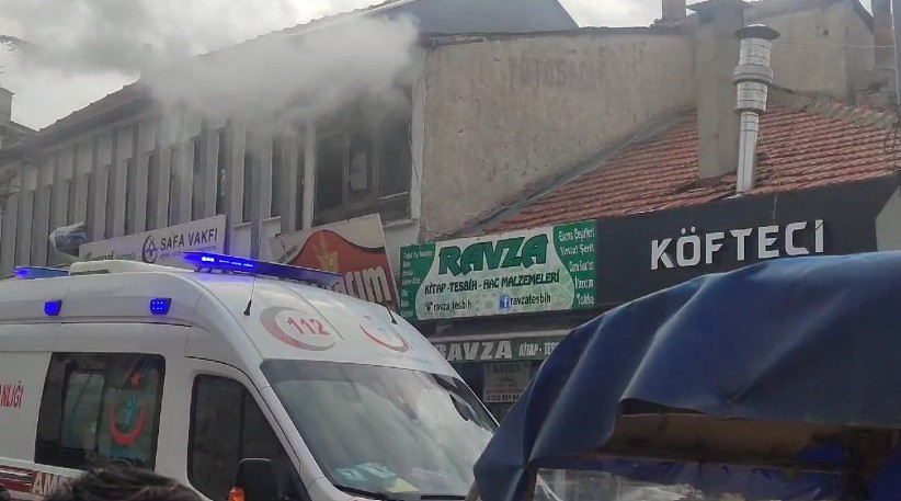 Isparta&rsquo;da ev yangını itfaiye ekiplerince s&ouml;nd&uuml;r&uuml;ld&uuml;
