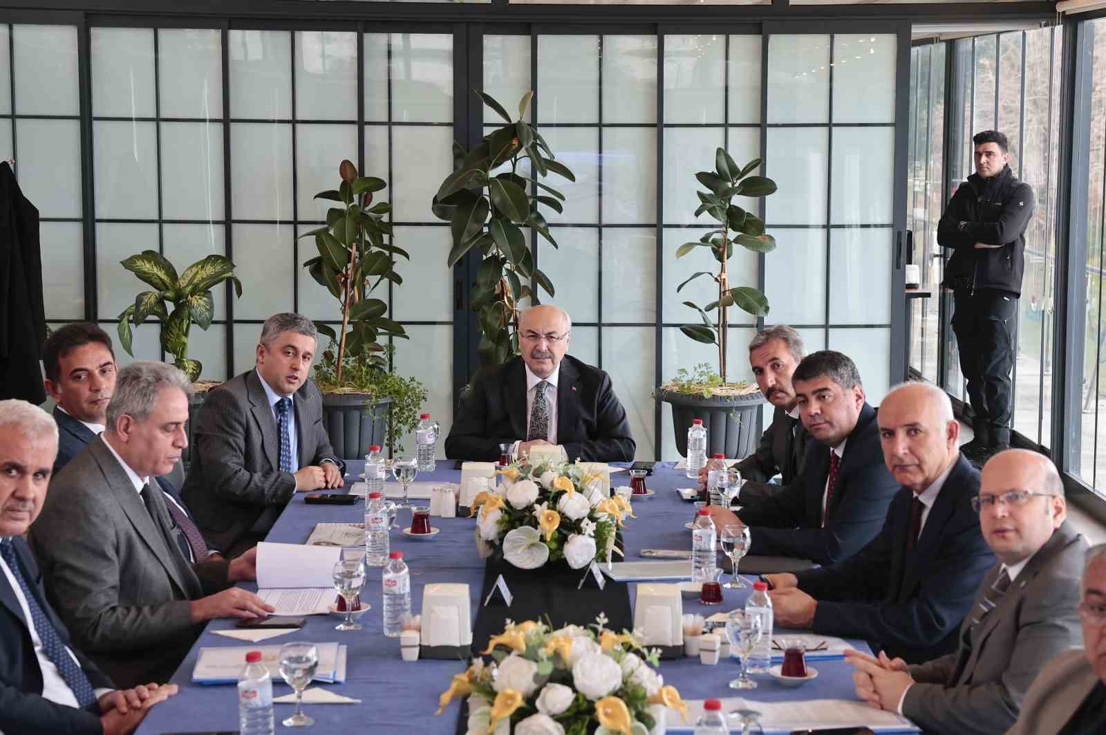 Vali K&ouml;şger: "Seyhan Baraj G&ouml;l&uuml; &ccedil;evresi ve diğer alanlarda toplamda 135 işgali yıktık"
