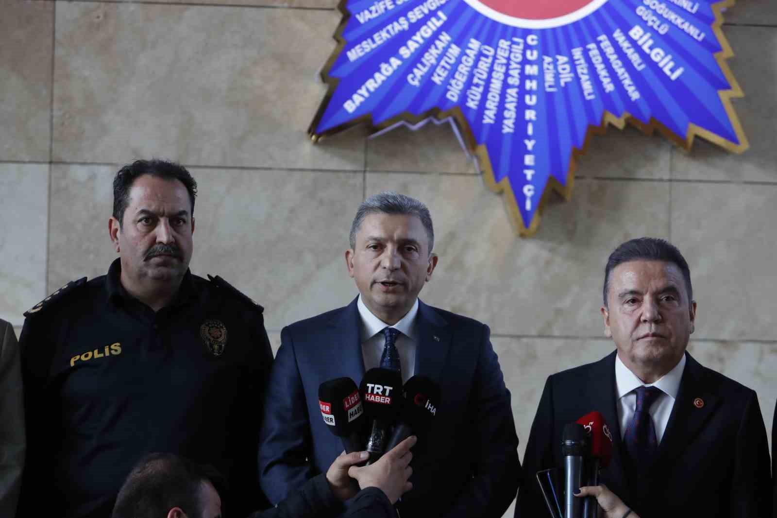 Antalya Valisi Şahin: "Denetimlerde sorumluluklarını yerine getirmeyen kim olursa olsun yasal süreçleri işleteceğiz"