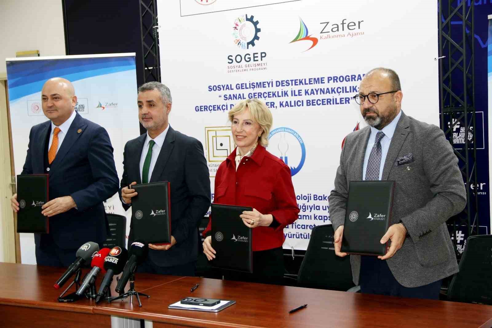 K&uuml;tahya&rsquo;da b&uuml;y&uuml;k proje i&ccedil;in imzalar atıldı
