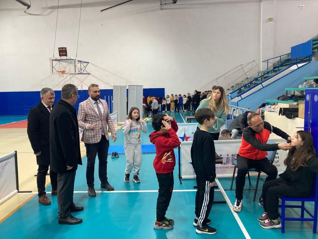Babaeski&rsquo;de ilkokul &ouml;ğrencilerine sportif yetenek taraması yapıldı

