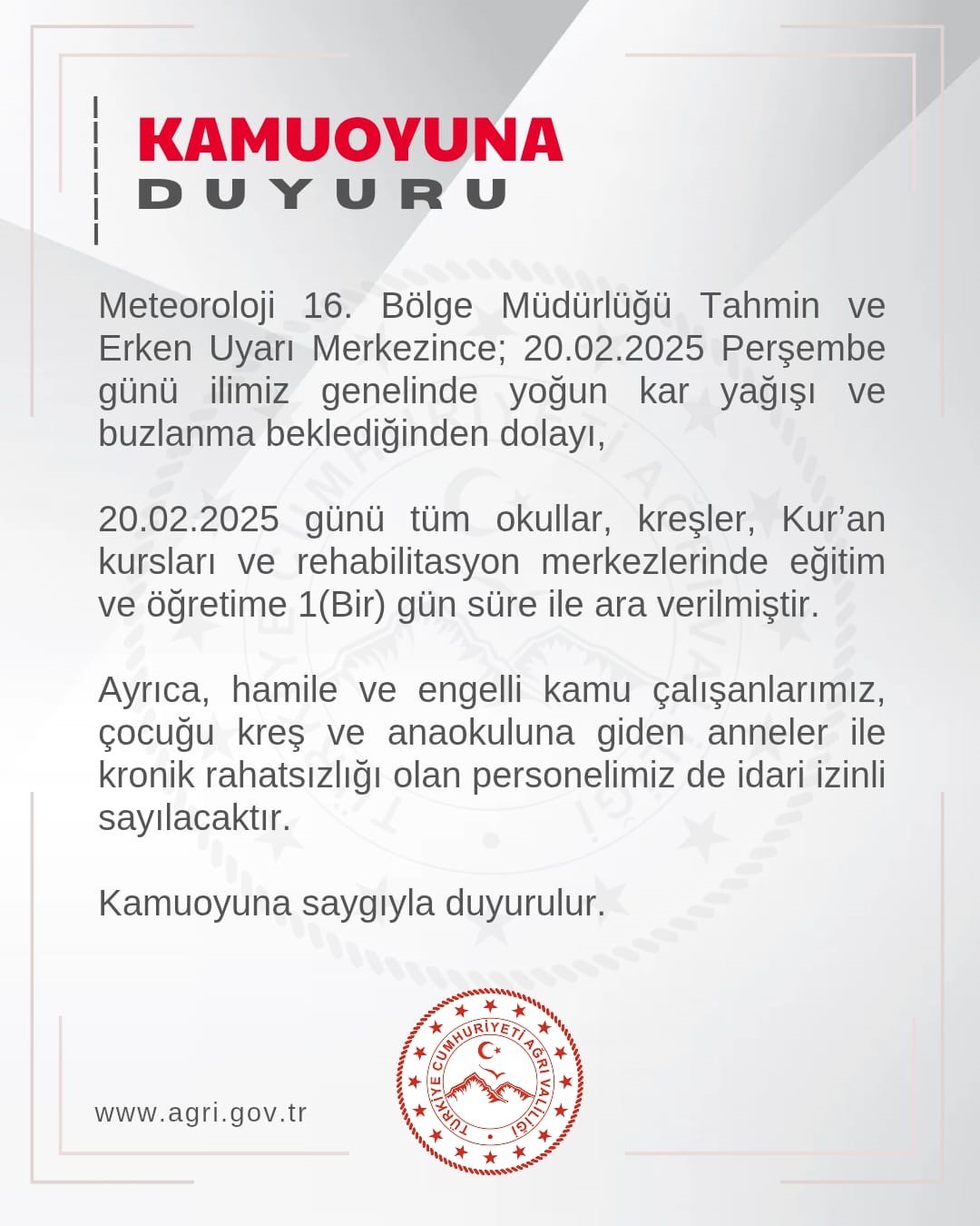 Ağrı’da yoğun kar nedeniyle eğitime ara verildi