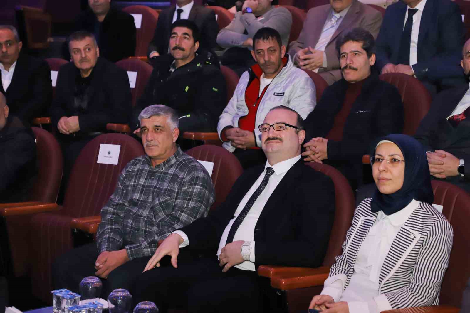 Atat&uuml;rk &Uuml;niversitesinden emekli personellerine vefa
