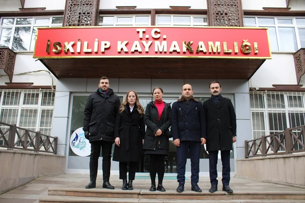 Irk&ccedil;ı saldırıda hayatını kaybeden Sara&ccedil;oğlu kabri başında anıldı
