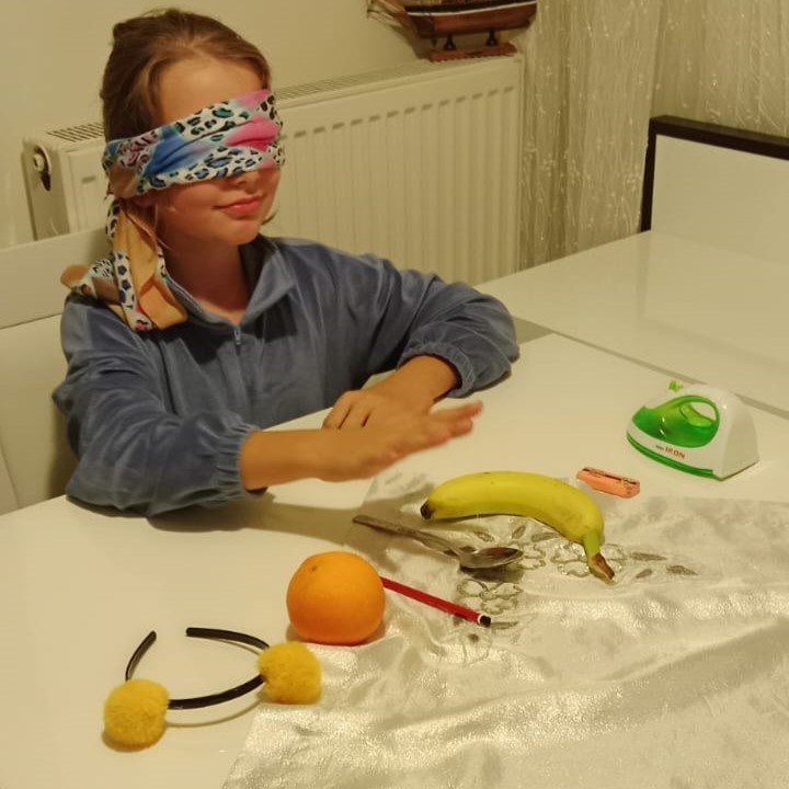 İzmir’de ekrandan uzaklaşıp öğretici aktiviteler yapan veliler çocuklarına örnek oluyor