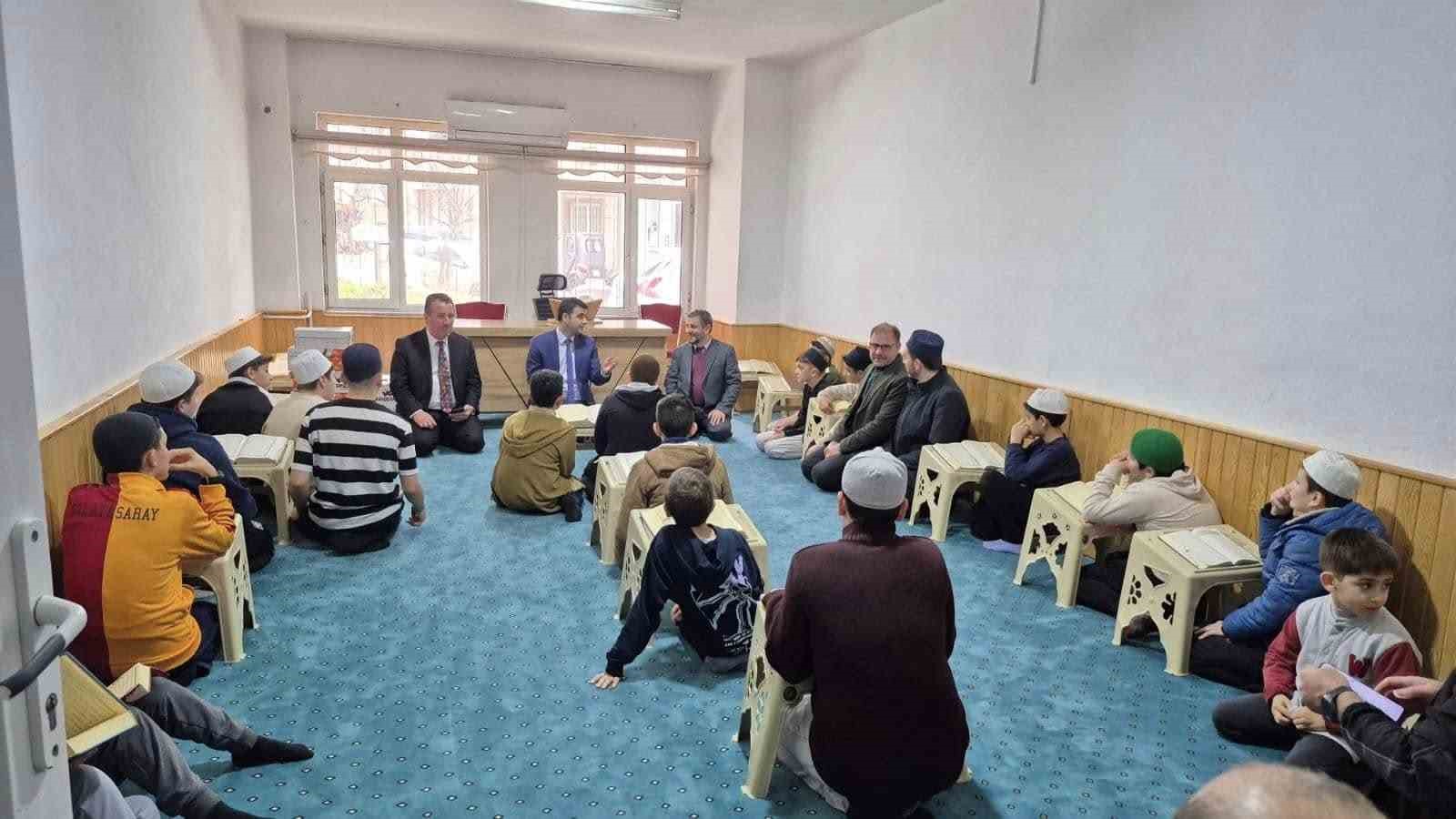 Kaymakam ve Müftüden Kur’an kursuna ziyaret