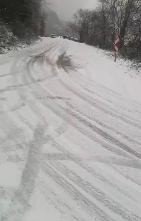 Kastamonu’da kar esareti: Mahsur kalan sürücüden videolu yardım çağrısı
