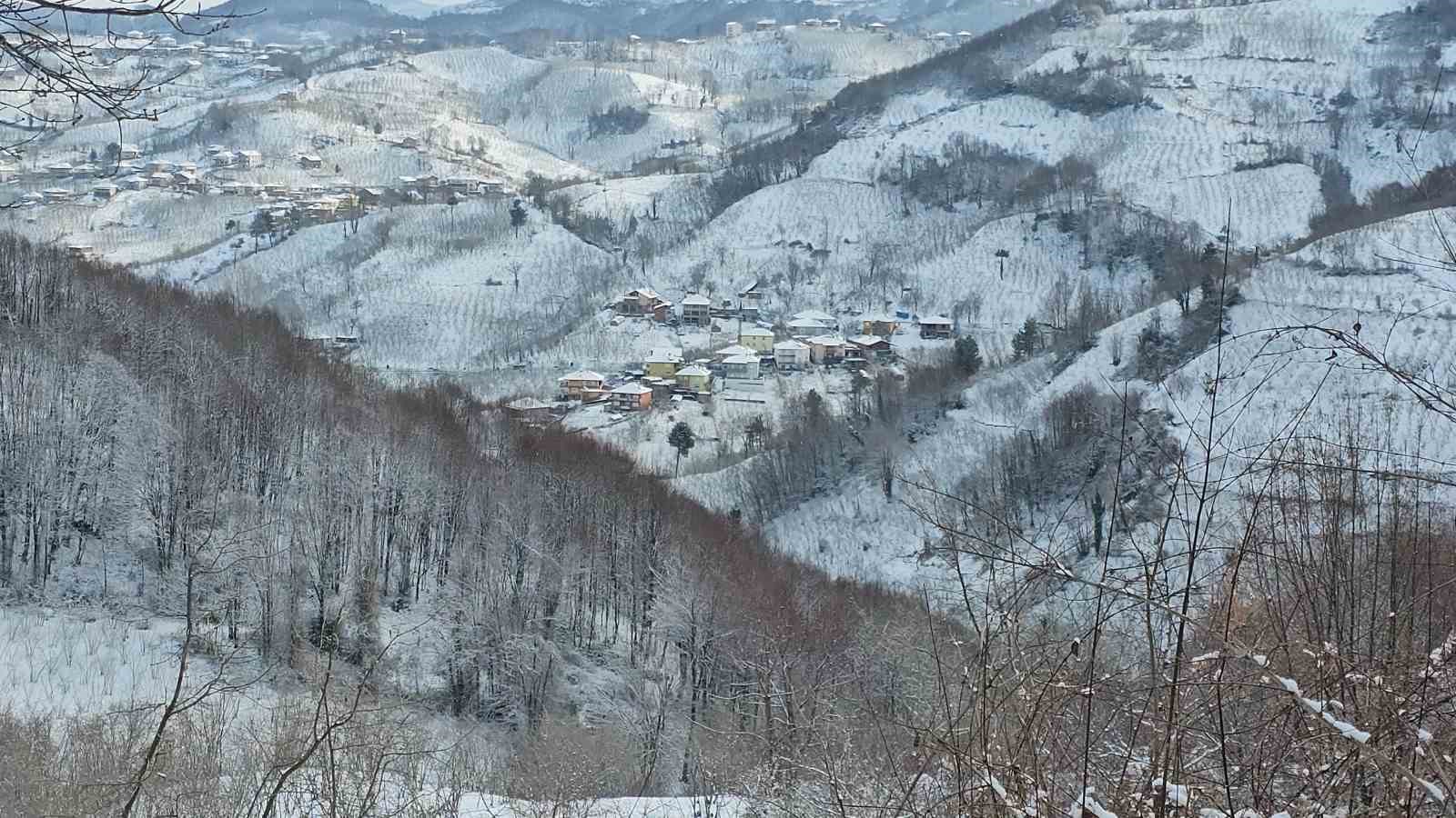 Zonguldak’ta yüksek kesimlerde kar yağışı etkili oldu
