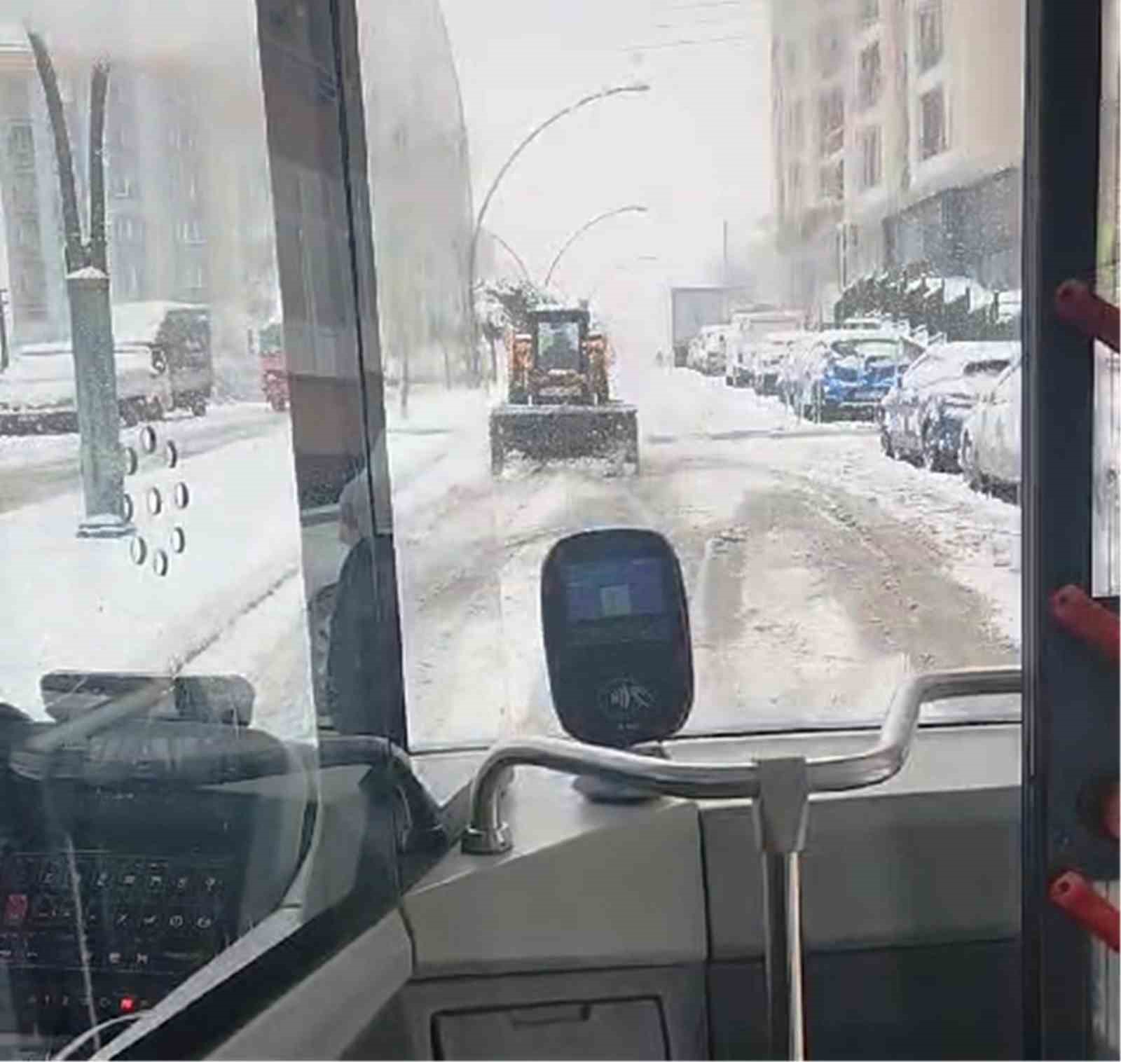 Samsun’da kar çileye dönüştü, ulaşımda aksamalar meydana geldi