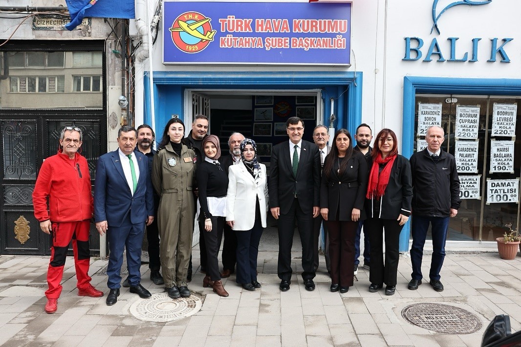Başkan Ey&uuml;p Kahveci&rsquo;den T&uuml;rk Hava Kurumu&rsquo;na destek ziyareti
